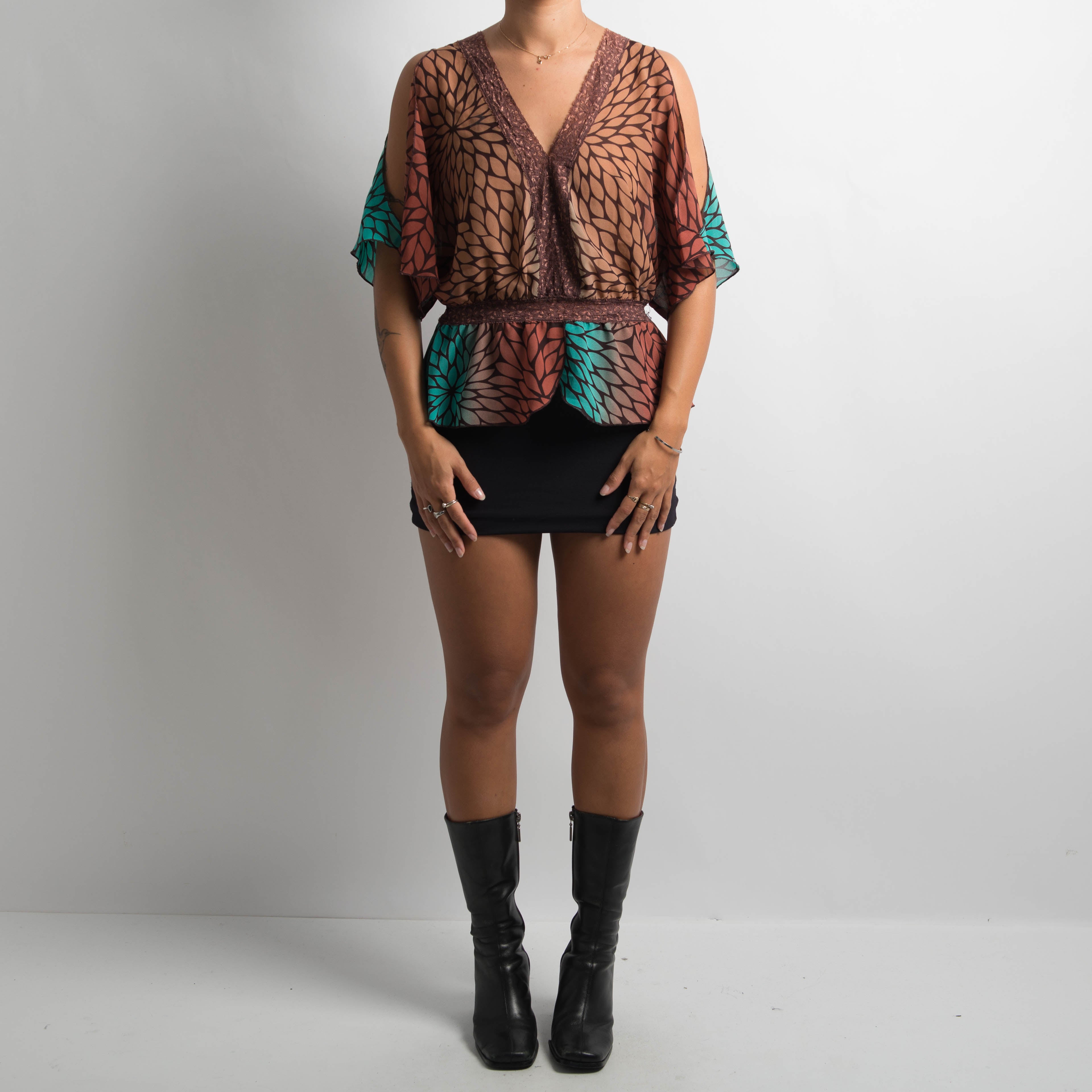 BROWN SPLIT SLEEVE TOP