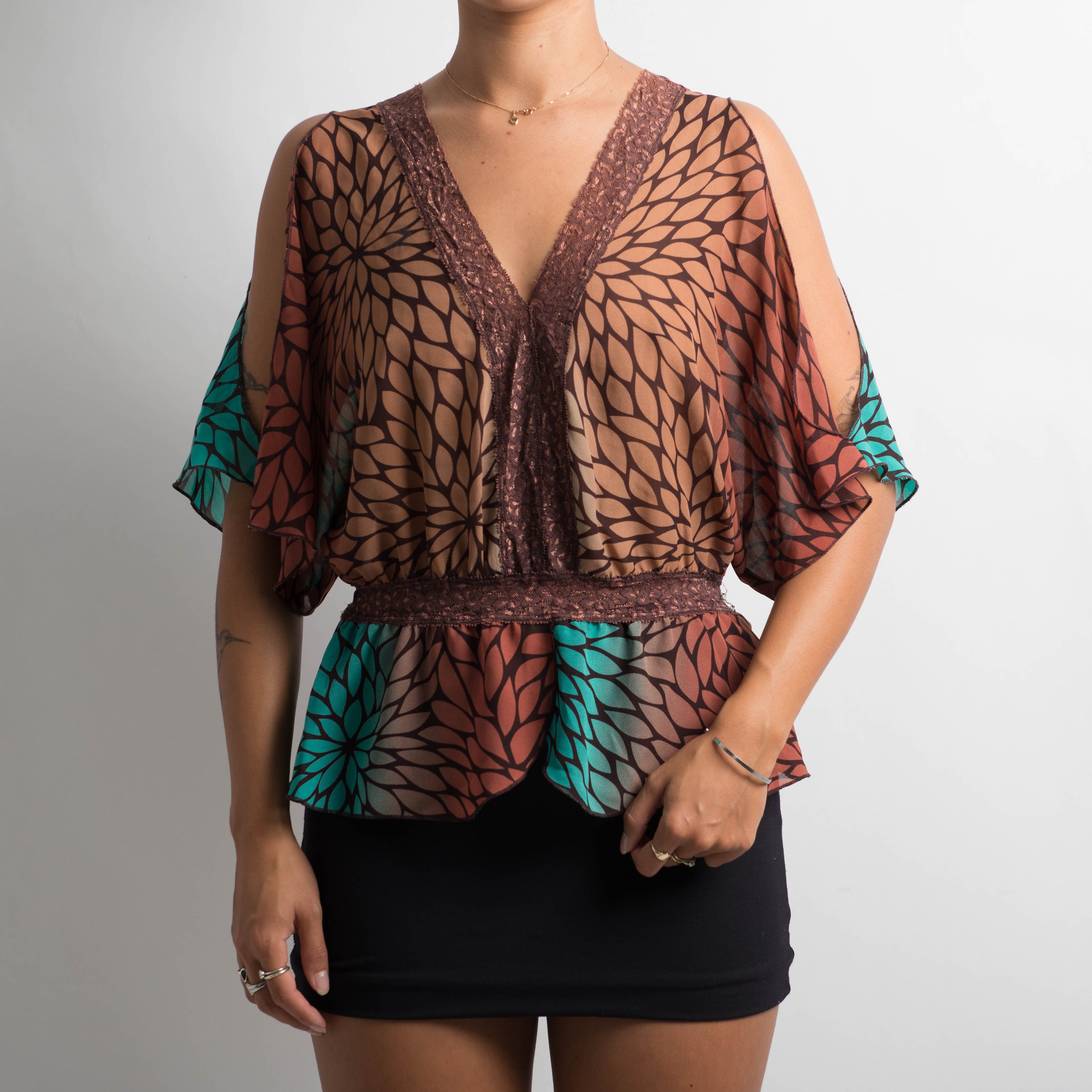 BROWN SPLIT SLEEVE TOP