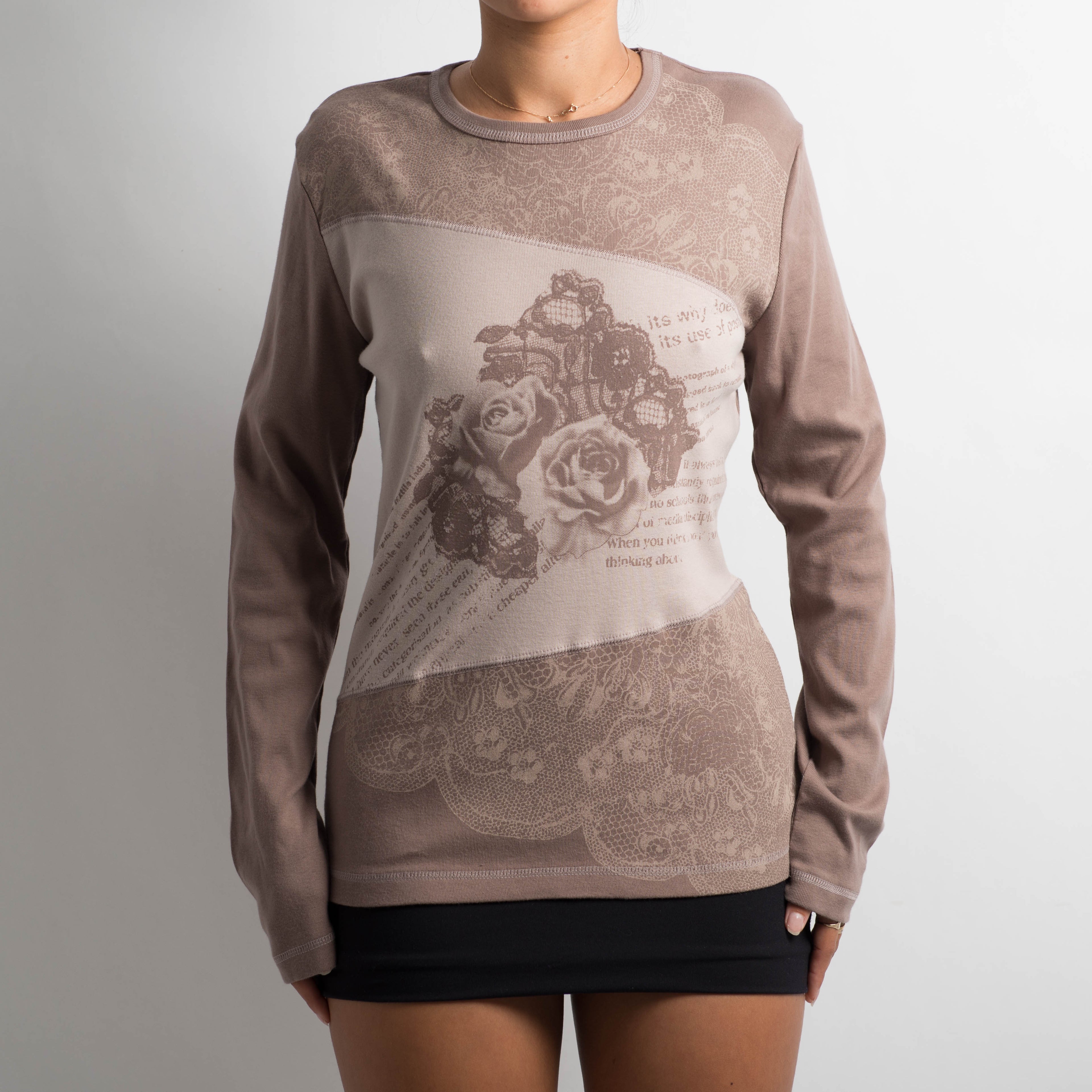 GRAPHIC LONG SLEEVE TOP