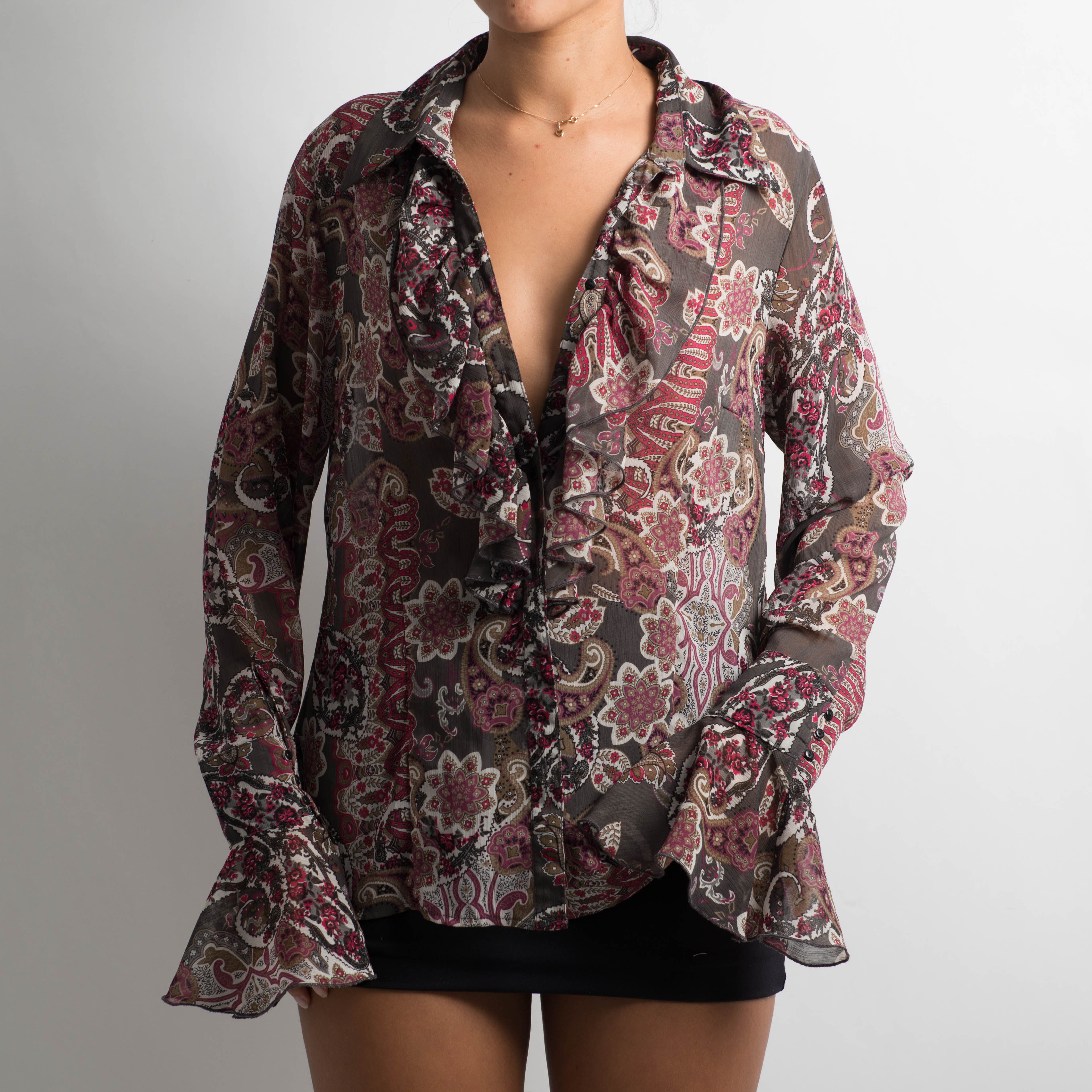 PATTERNED RUFFLE BLOUSE