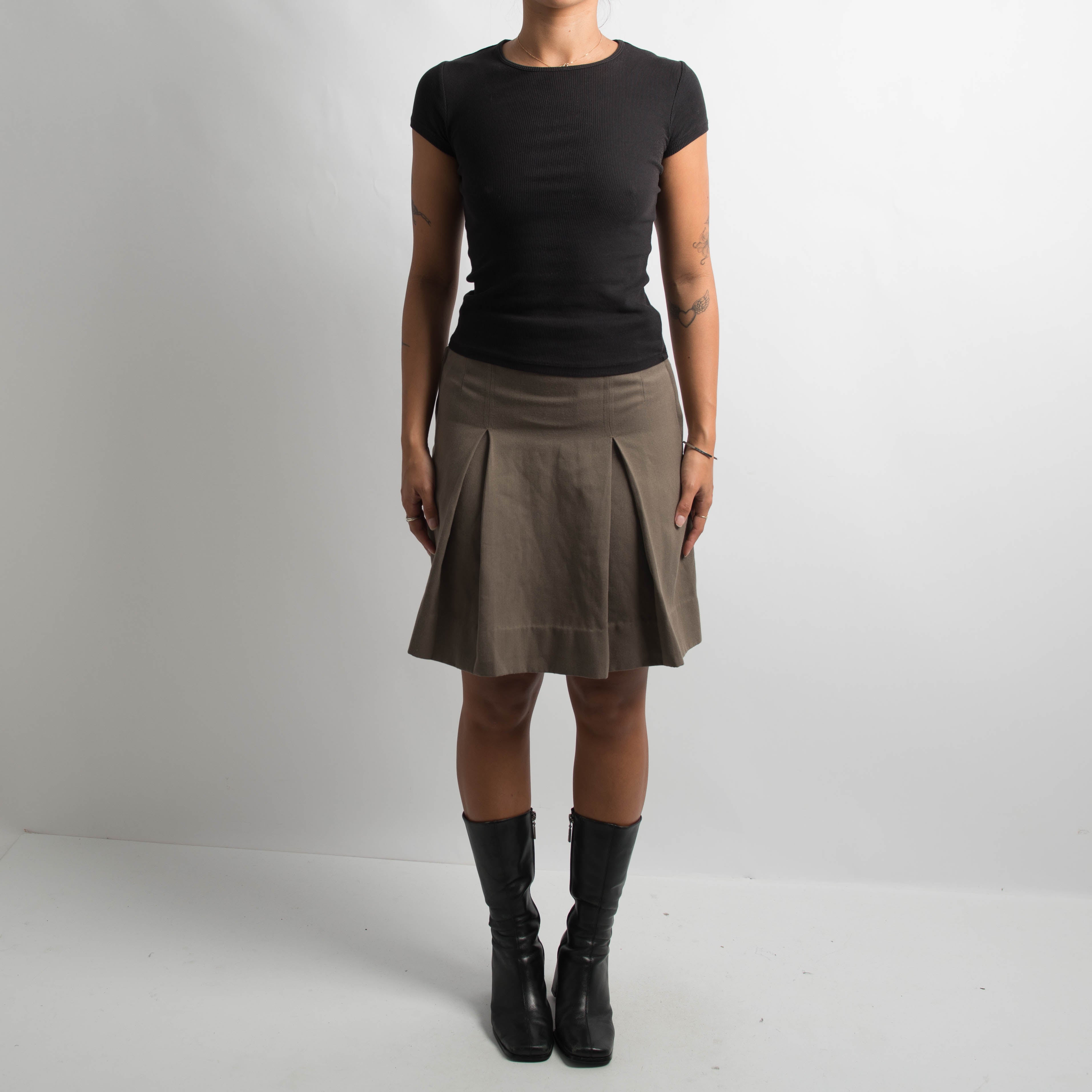 KHAKI PLEATED SKIRT