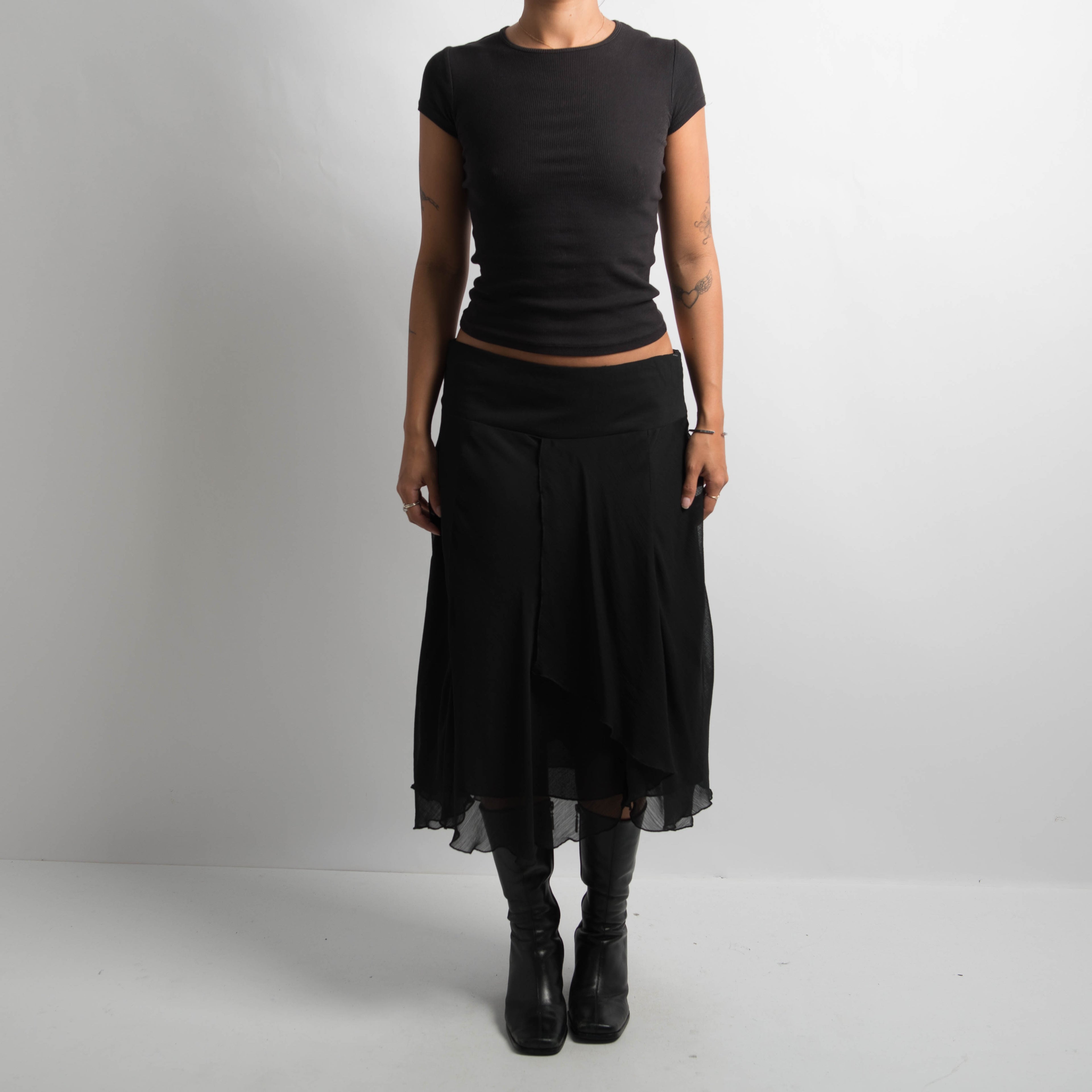 BLACK MIDI SKIRT