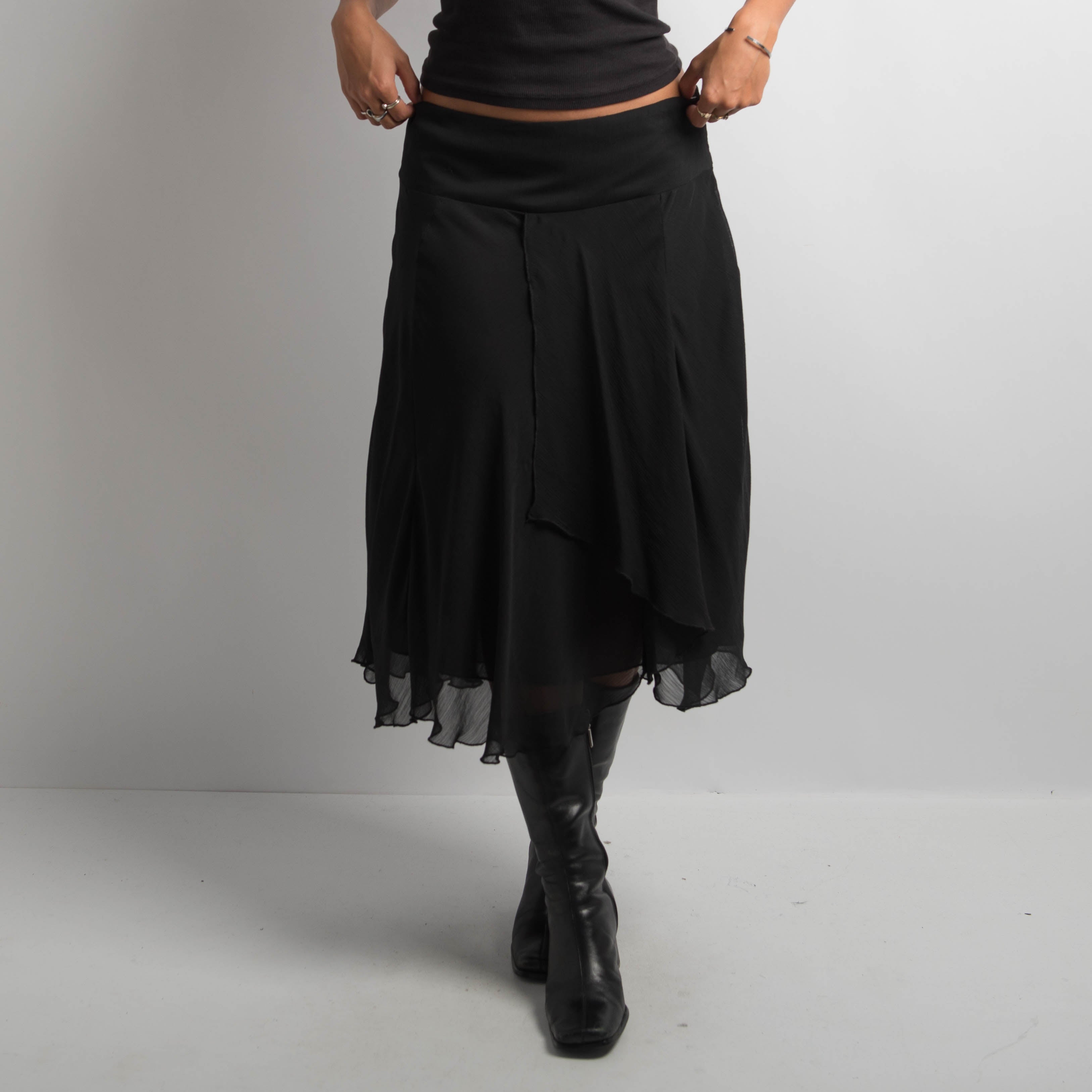 BLACK MIDI SKIRT