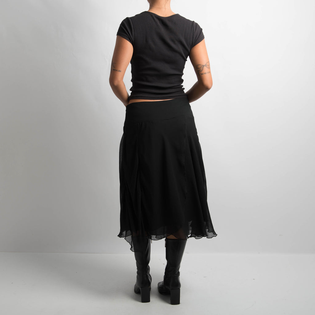 BLACK MIDI SKIRT
