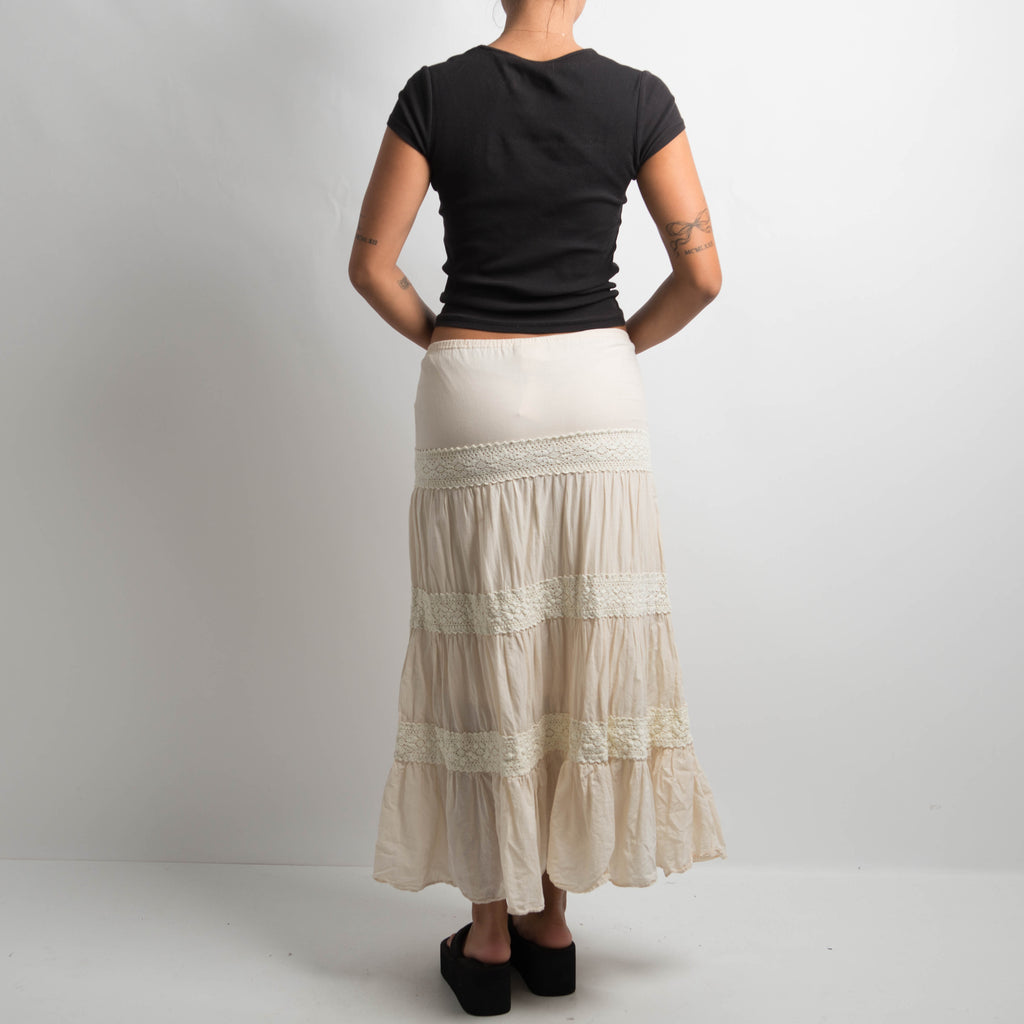 CREAM TIERED SKIRT