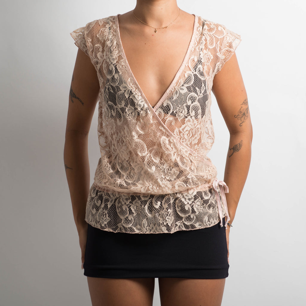 NUDE LACE TOP