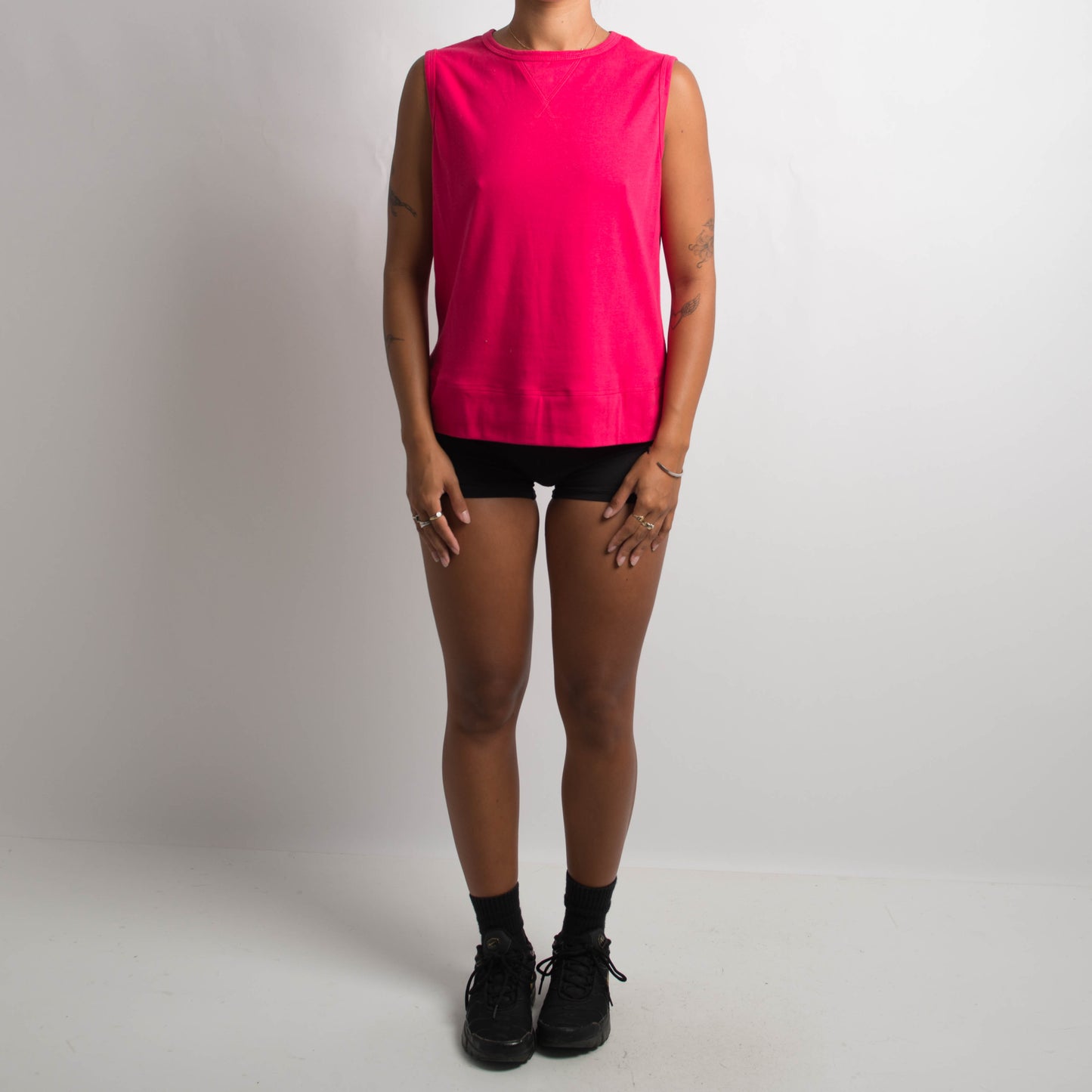 RASPBERRY SLEEVELESS TANK