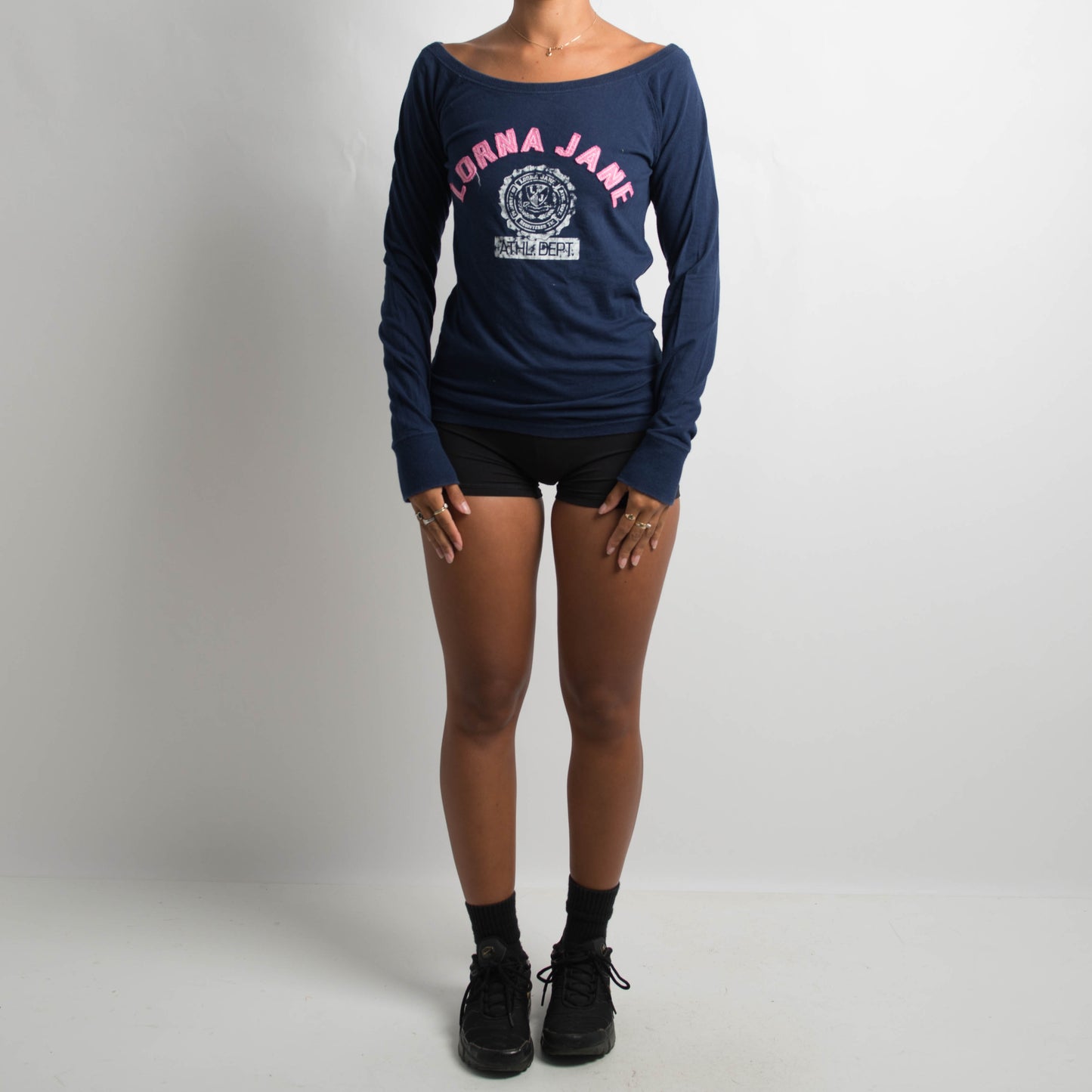 NAVY WIDE NECK LONG SLEEVE