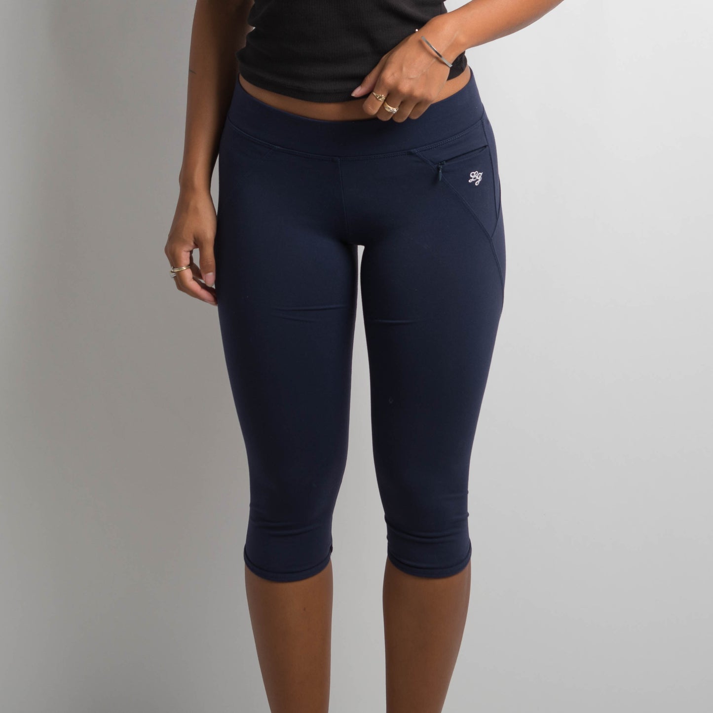 NAVY CAPRI LEGGINGS