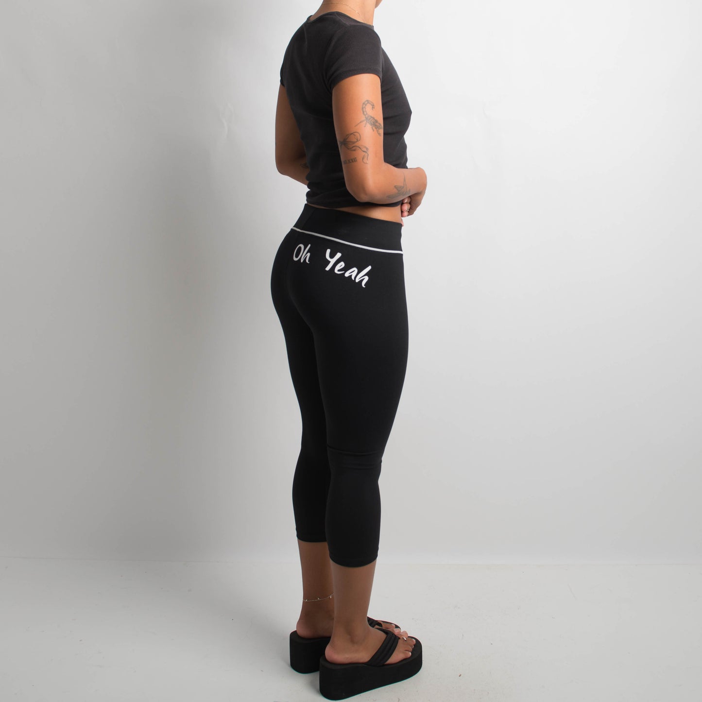 BLACK CAPRI LEGGINGS