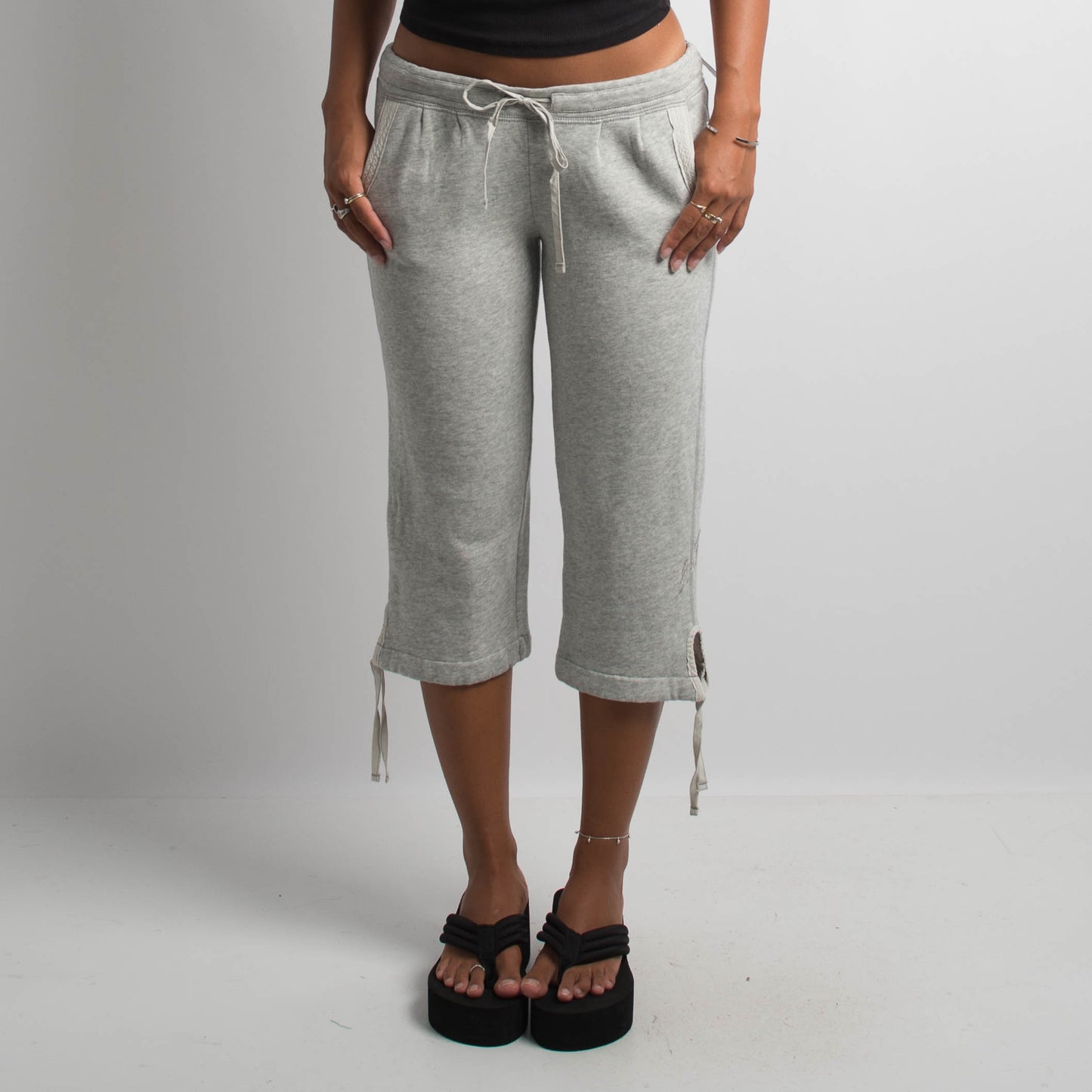 GREY CAPRI SWEATPANTS