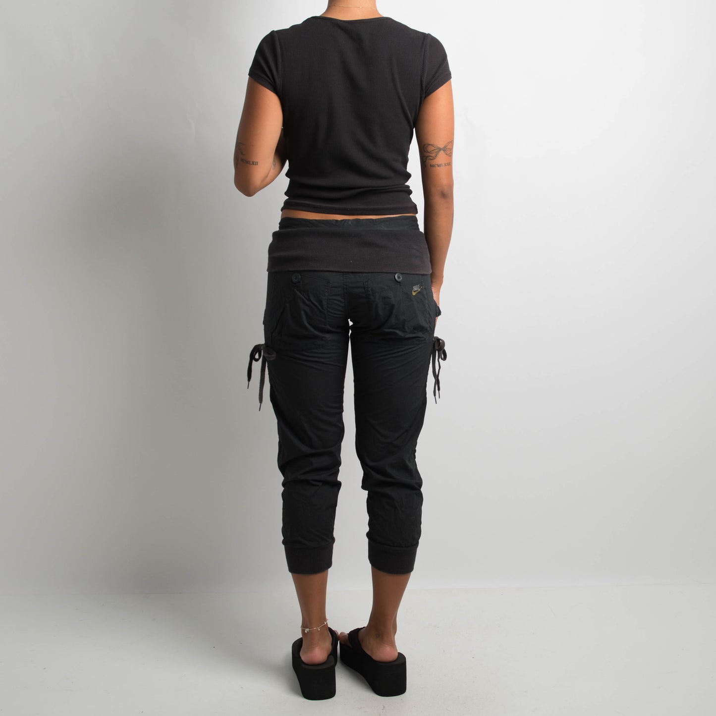 BLACK NIKE 3/4 CARGO PANTS