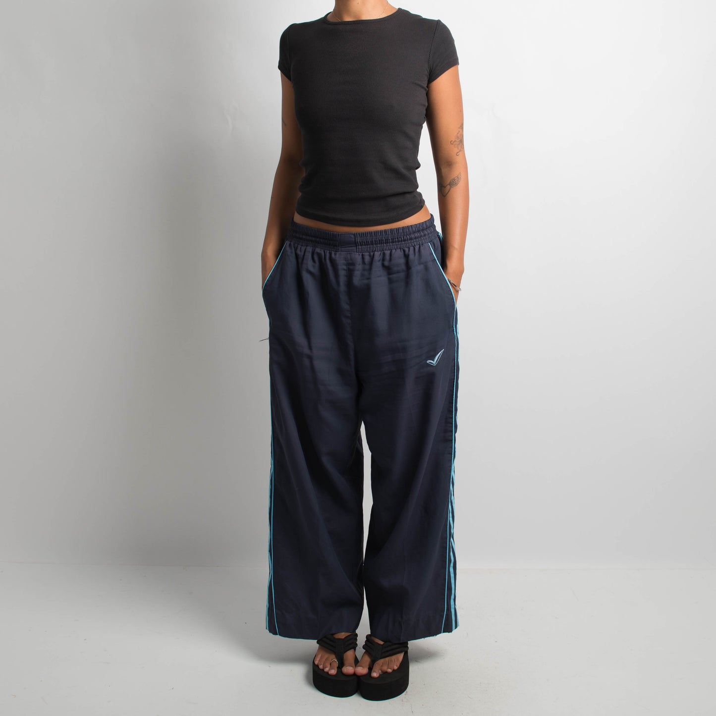 NAVY BAGGY TRACK PANTS