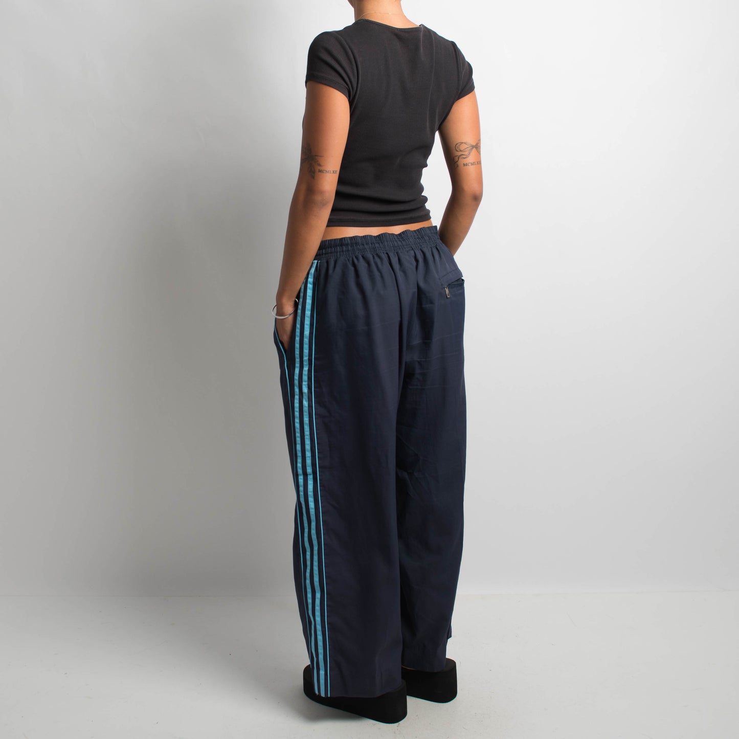 NAVY BAGGY TRACK PANTS