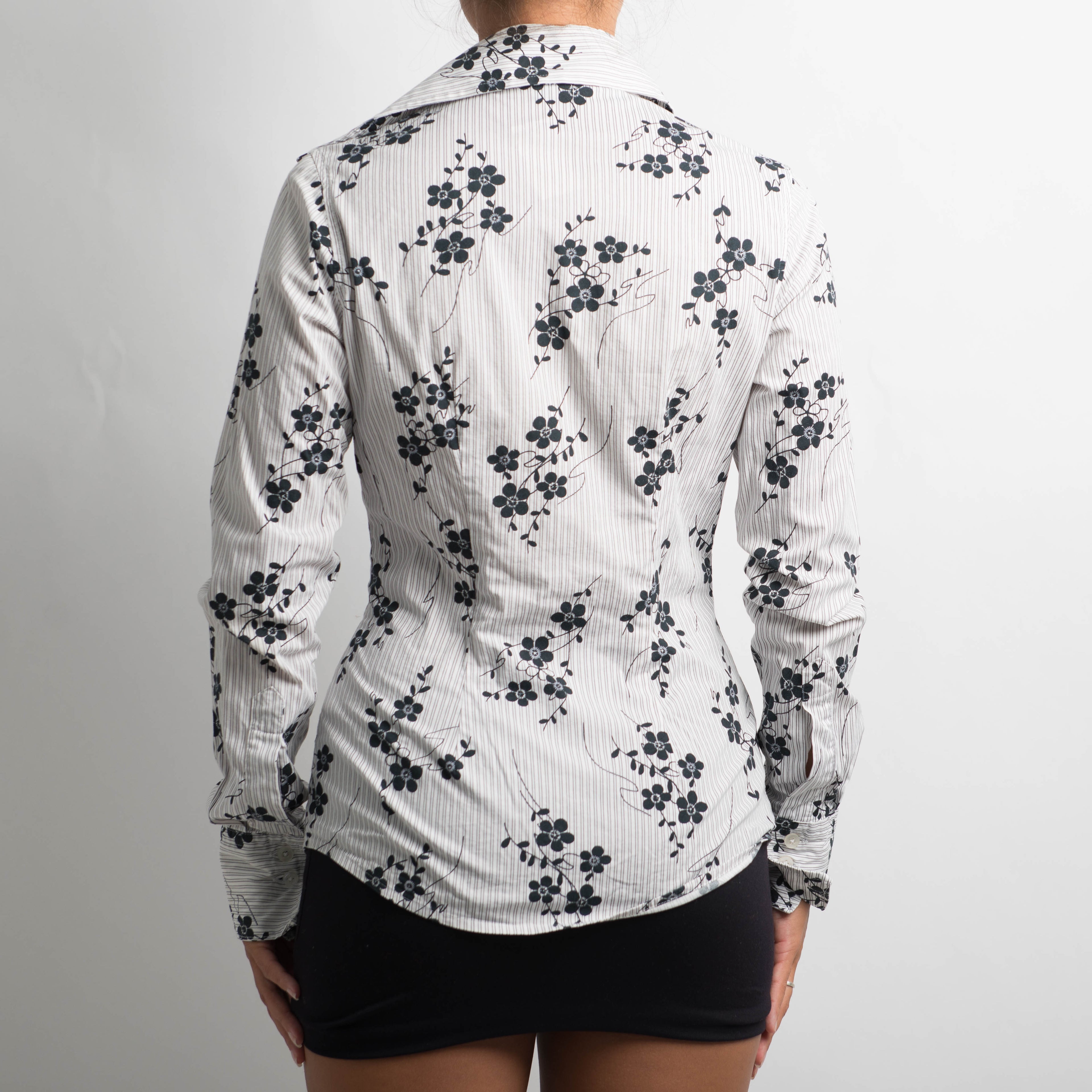 WHITE FLORAL BLOUSE