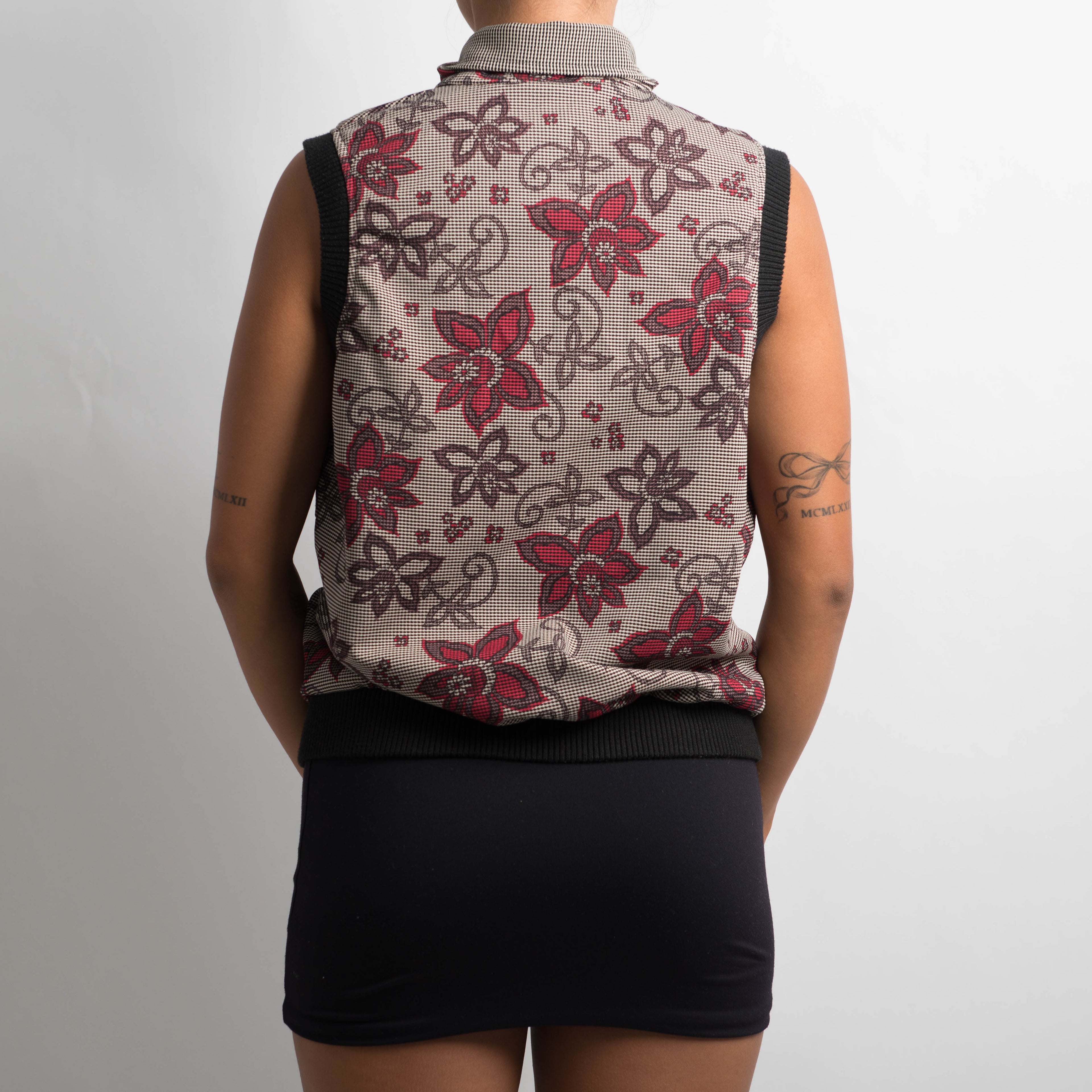 FLORAL SLEEVELESS VEST
