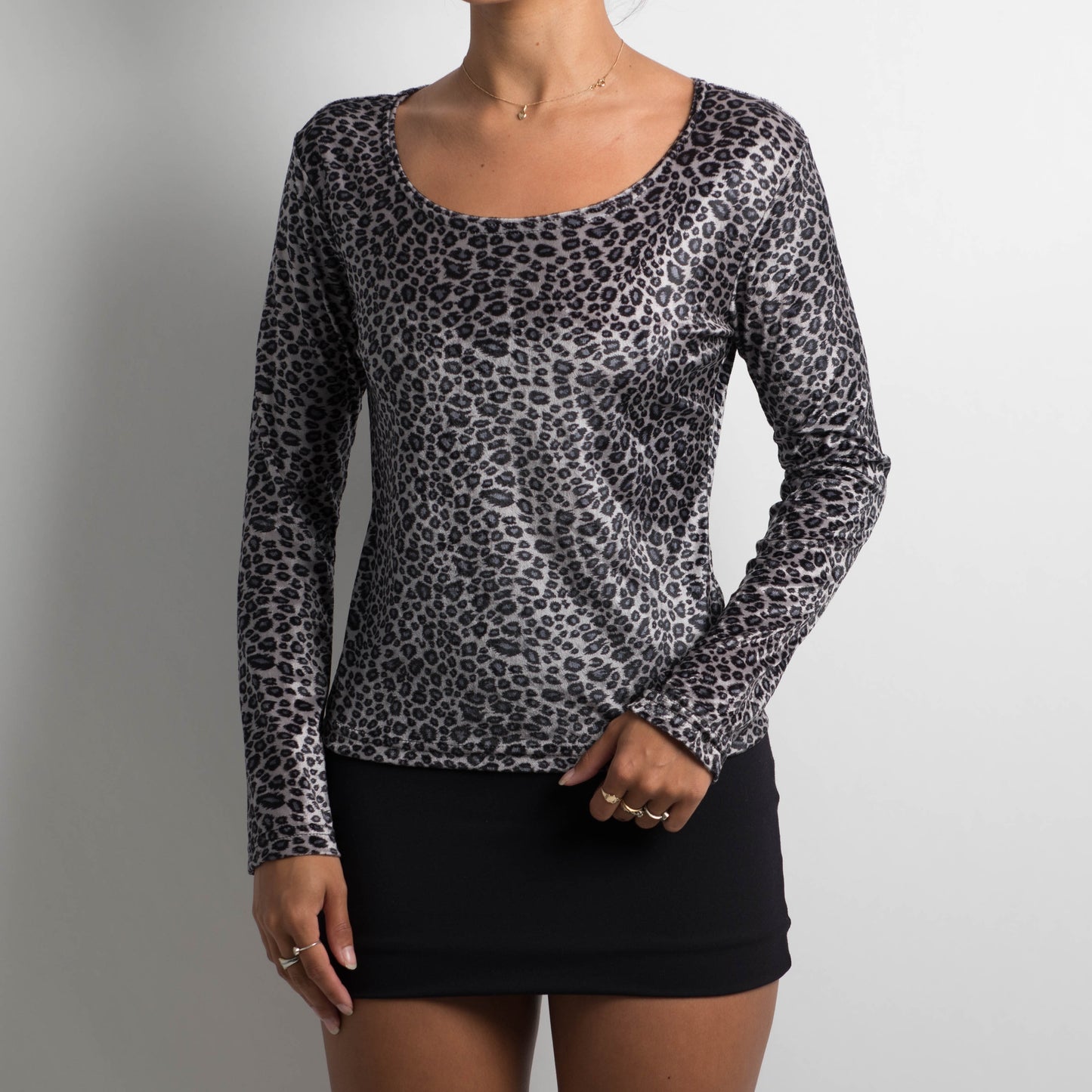 GREY ANIMAL PRINT LONG SLEEVE