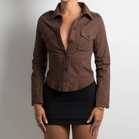 BROWN FITTED BLOUSE