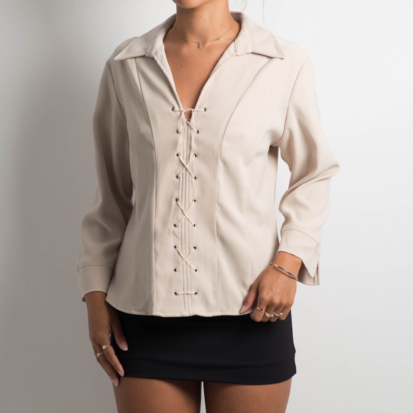 CREAM LACE UP LONG SLEEVE