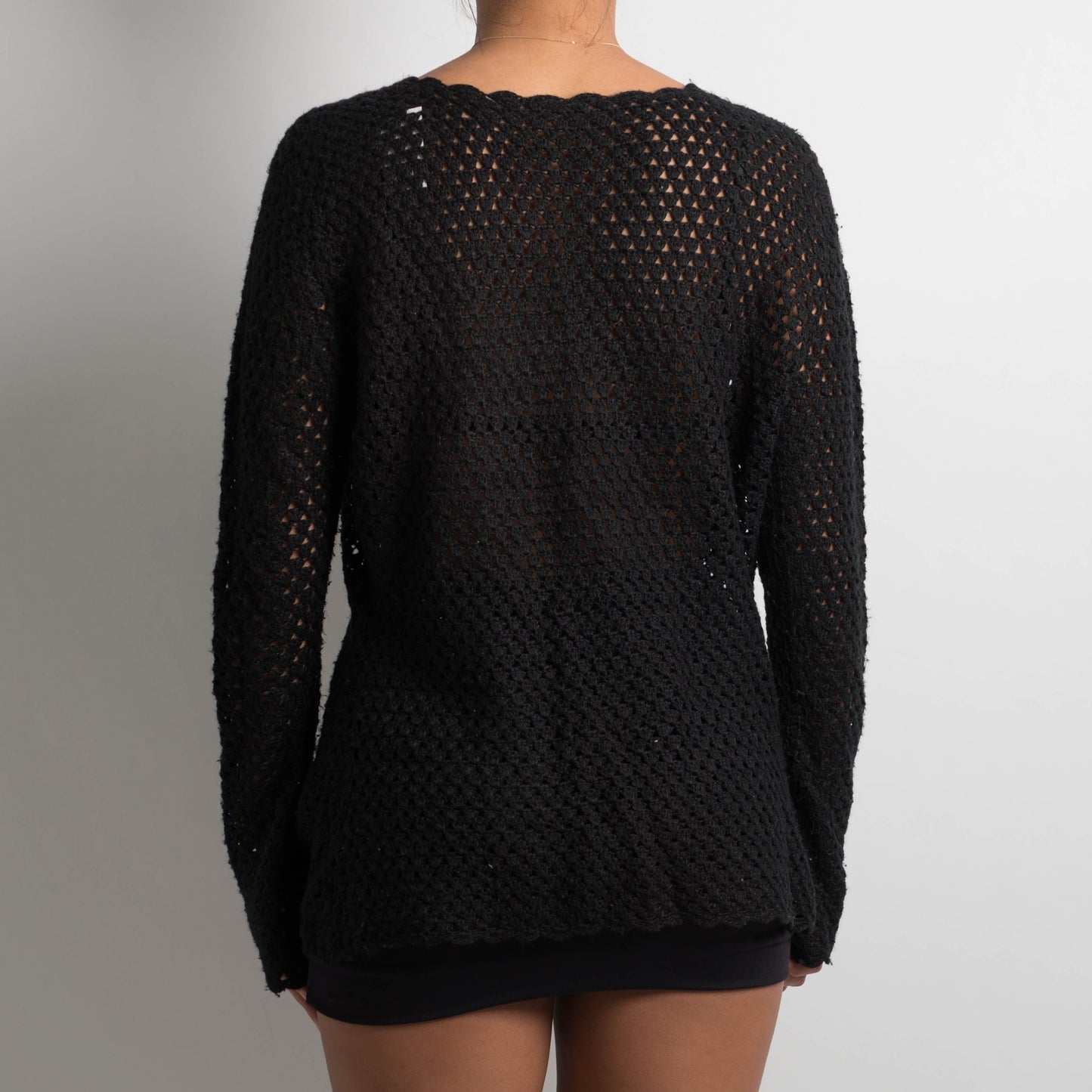 BLACK KNIT CROCHET LONG SLEEVE