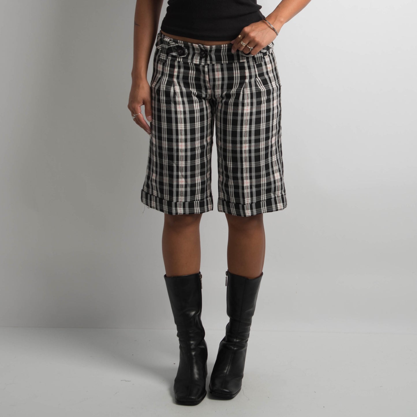 PLAID LONGLINE SHORTS