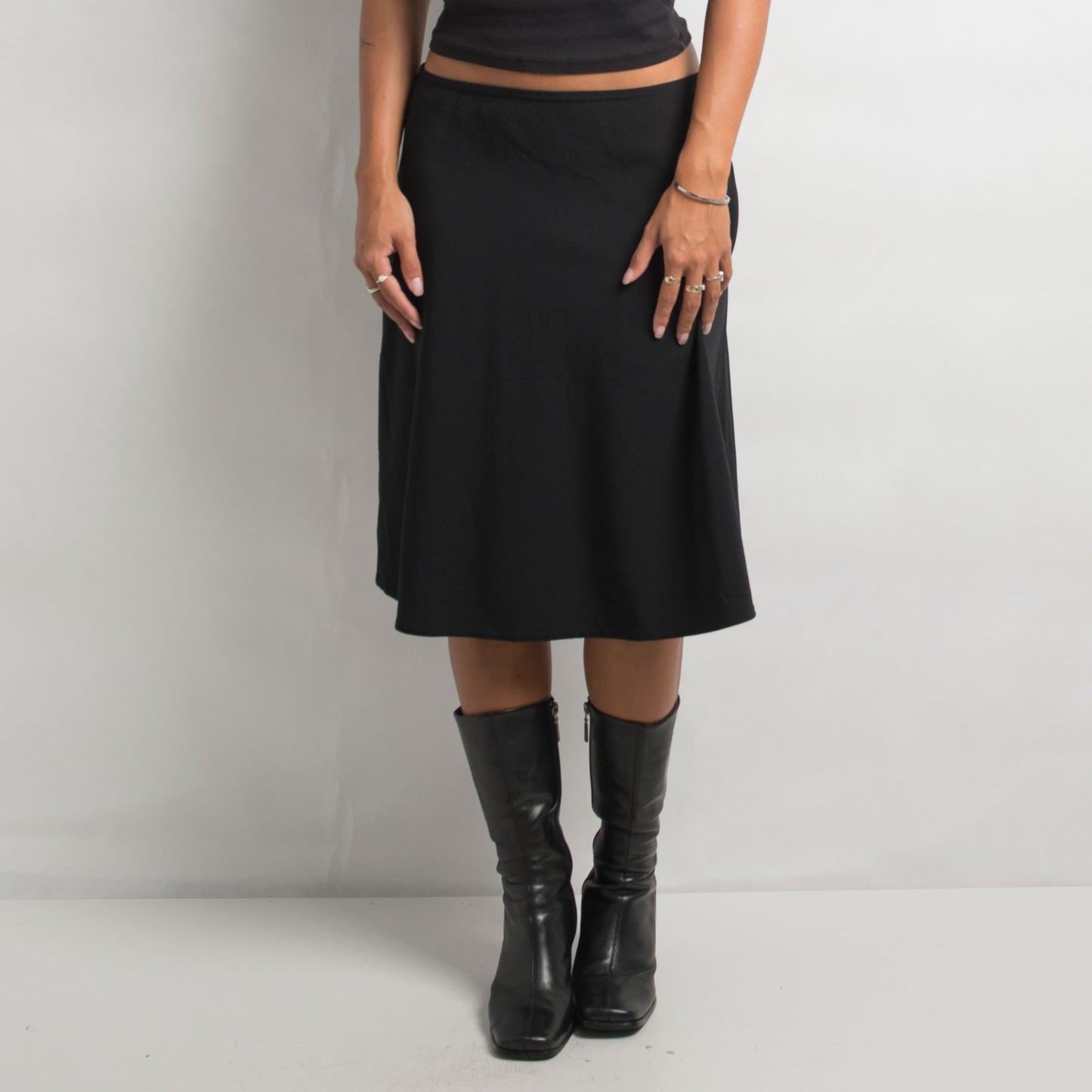 BLACK A LINE MIDI SKIRT