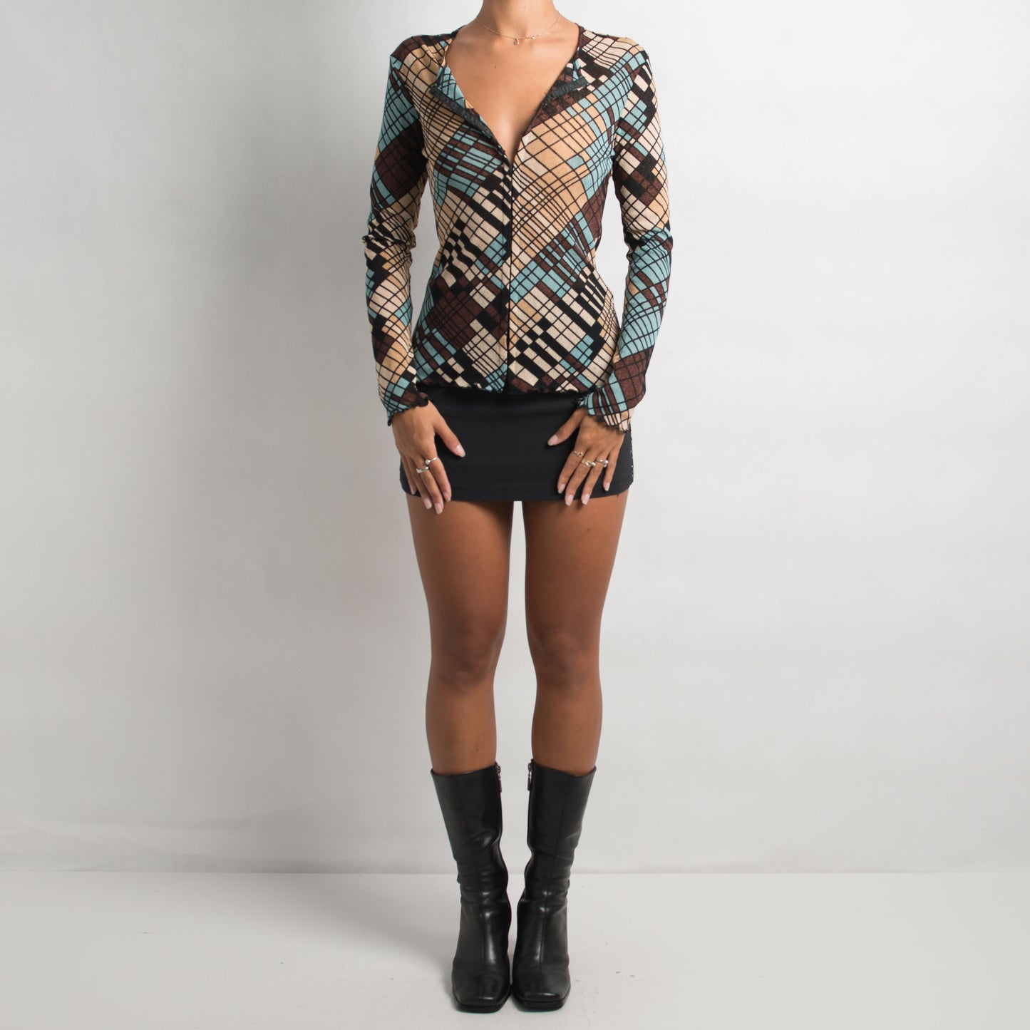 MESH PATTERNED LONG SLEEVE