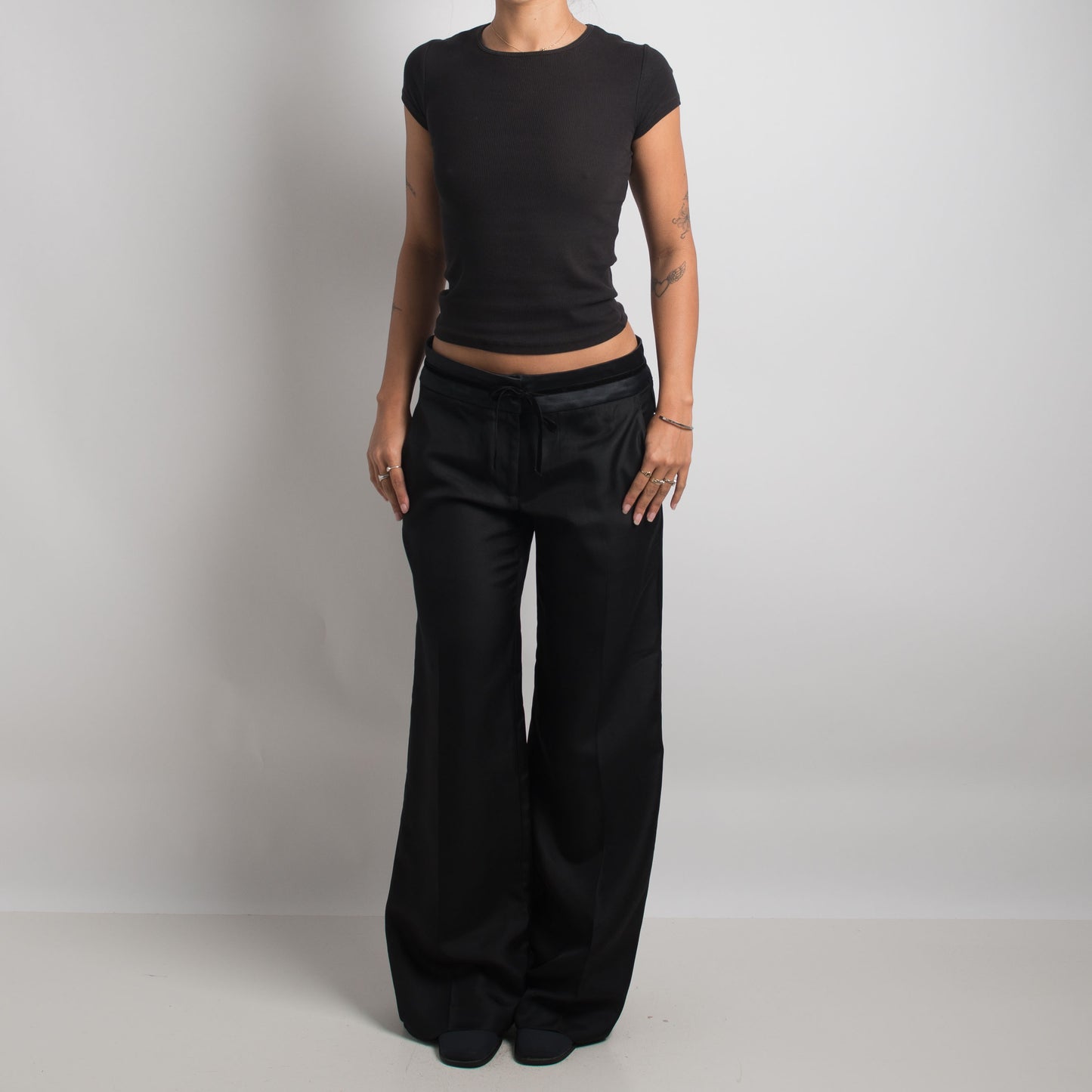 PANTALON EN SOIE NOIRE