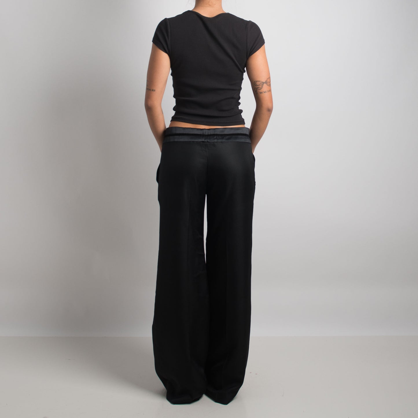 PANTALON EN SOIE NOIRE