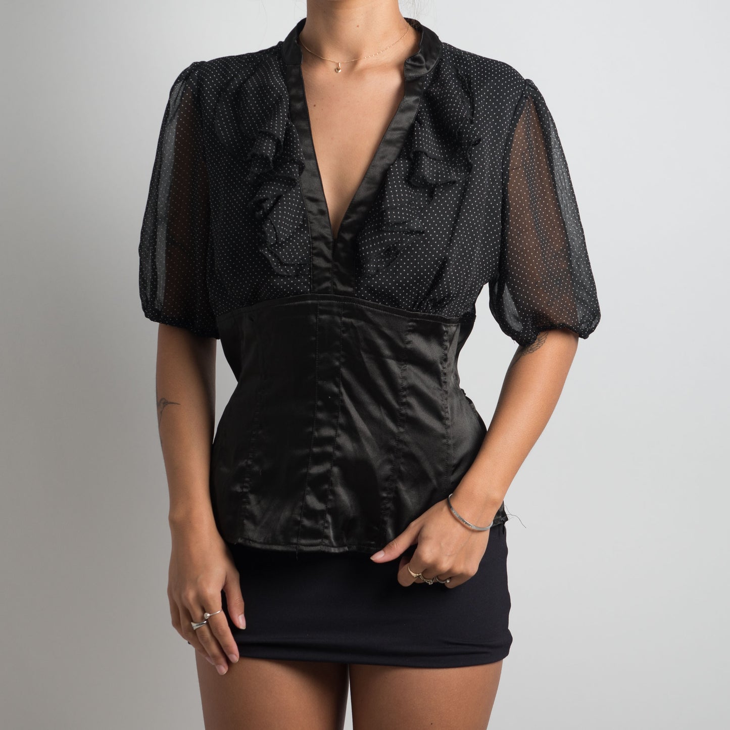 BLOUSE À POIS NOIRS