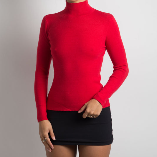 RED MOCKNECK LONG SLEEVE