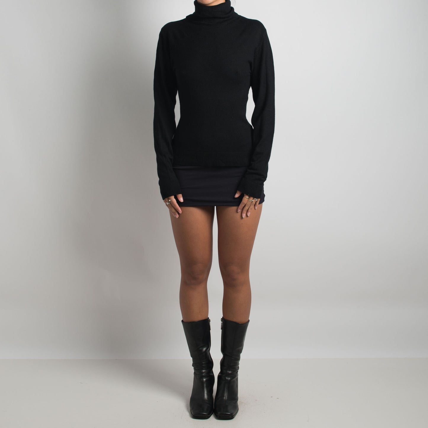 BLACK TURTLENECK LONG SLEEVE