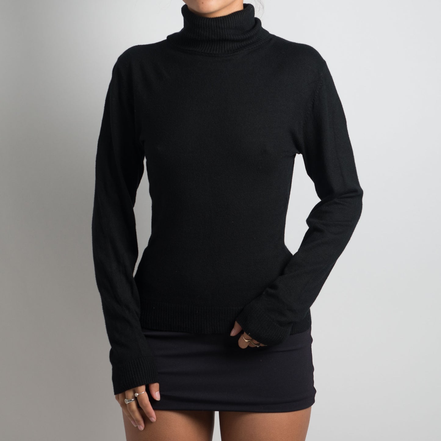 BLACK TURTLENECK LONG SLEEVE