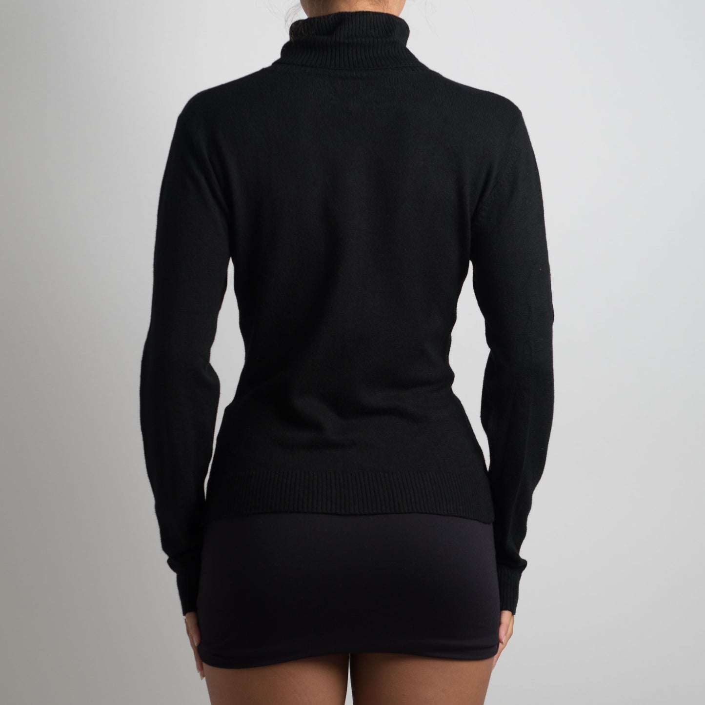 BLACK TURTLENECK LONG SLEEVE