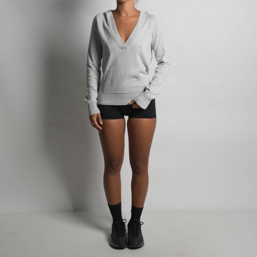 GREY HOODED KNIT TOP