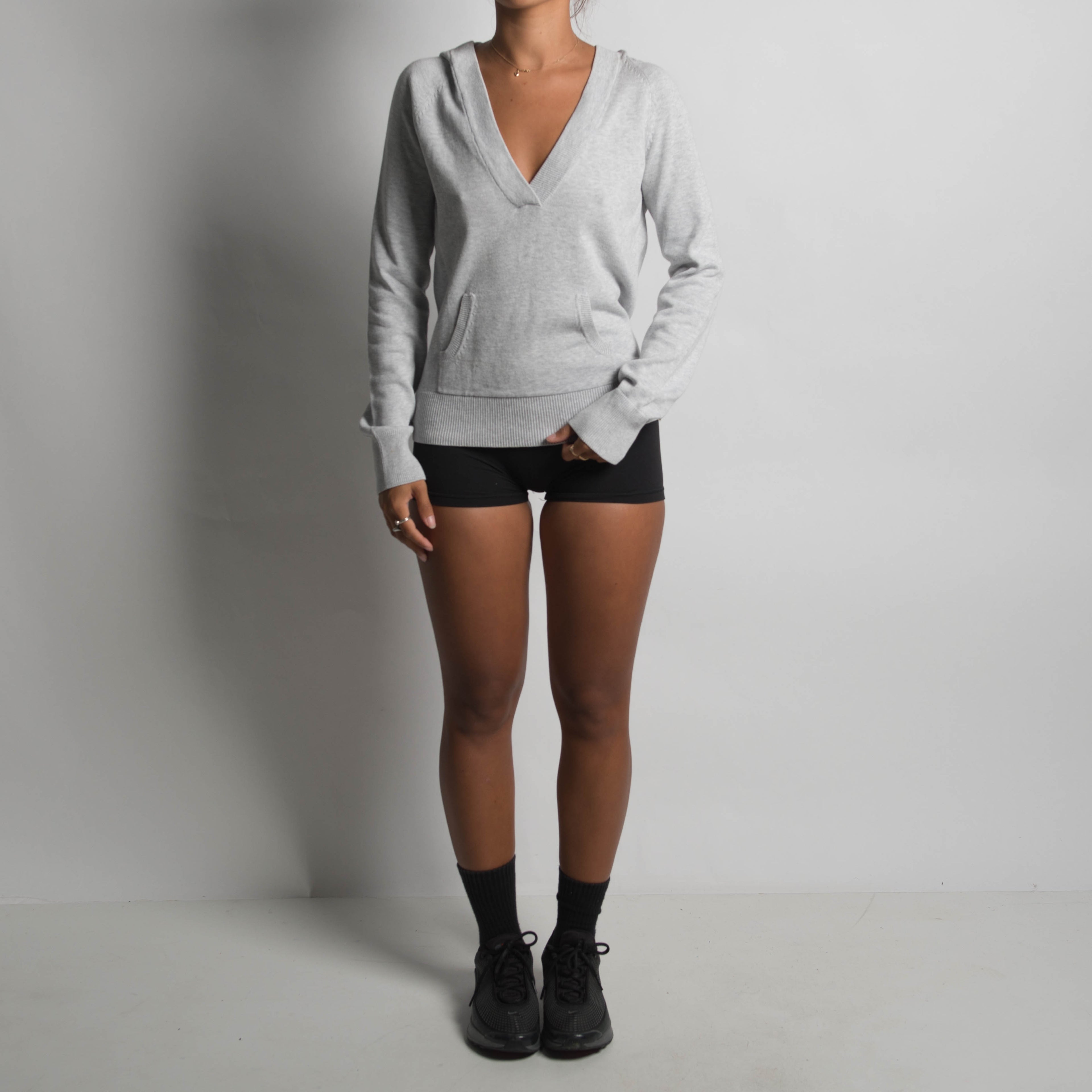 GREY HOODED KNIT TOP