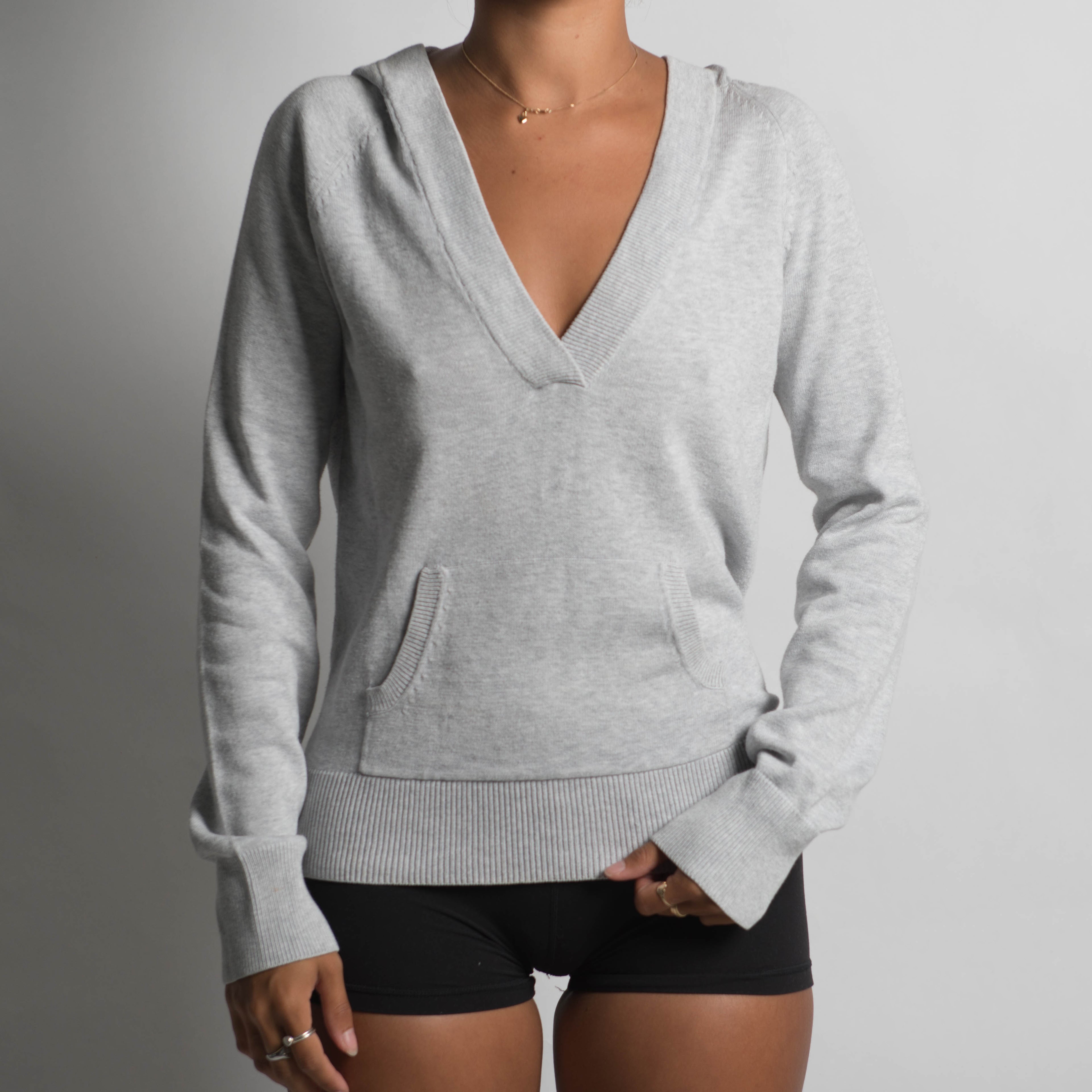 GREY HOODED KNIT TOP