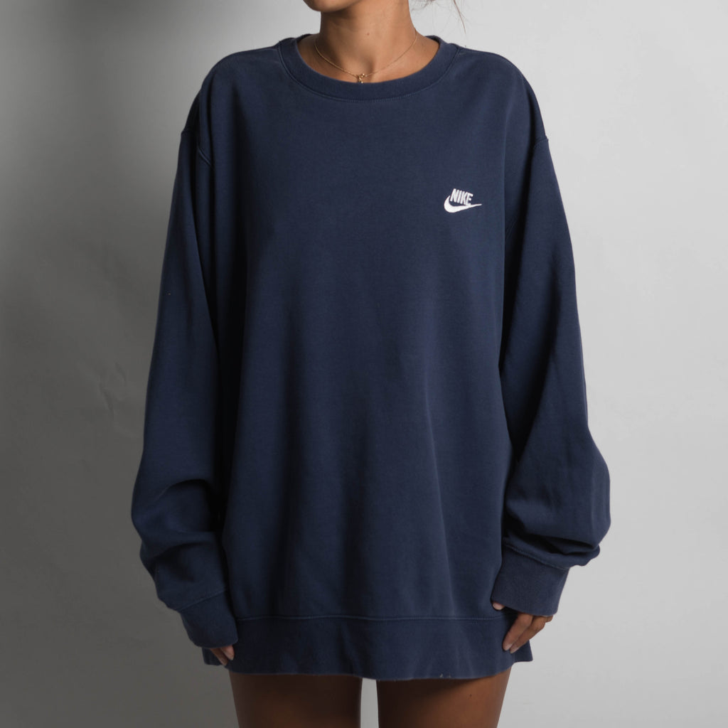 NAVY NIKE CREWNECK SWEATER