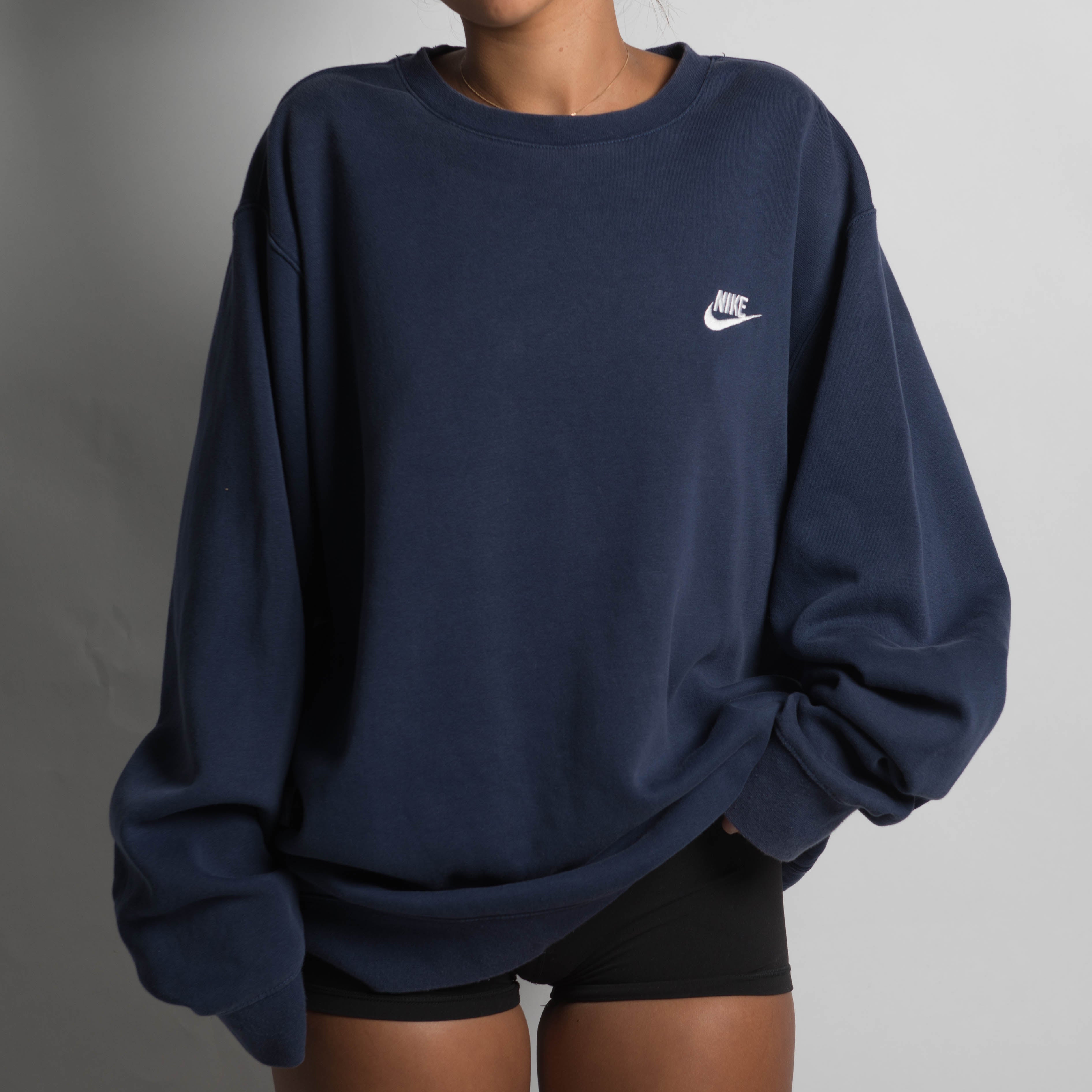 NAVY NIKE CREWNECK SWEATER