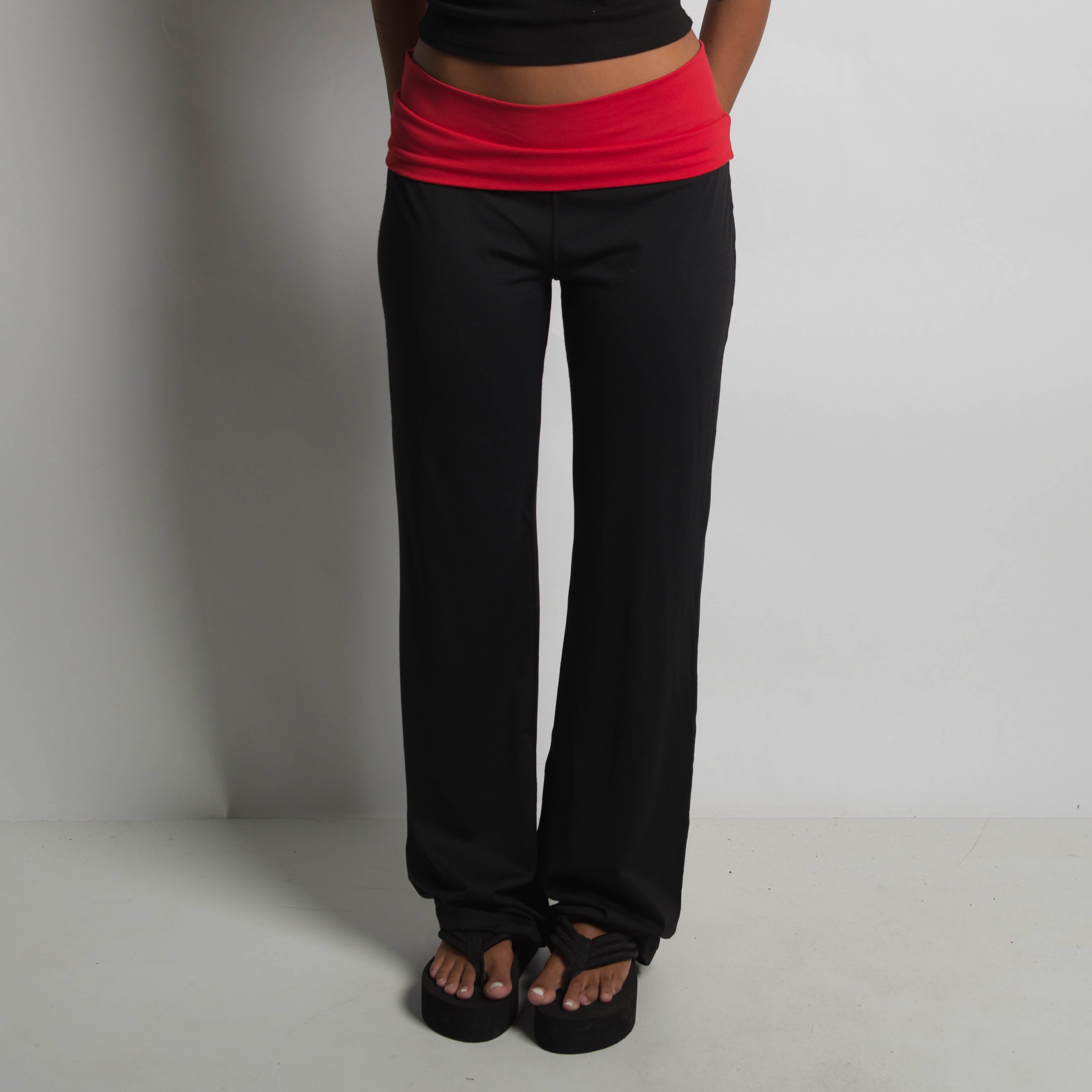 RED PANEL FLARE LEGGINGS