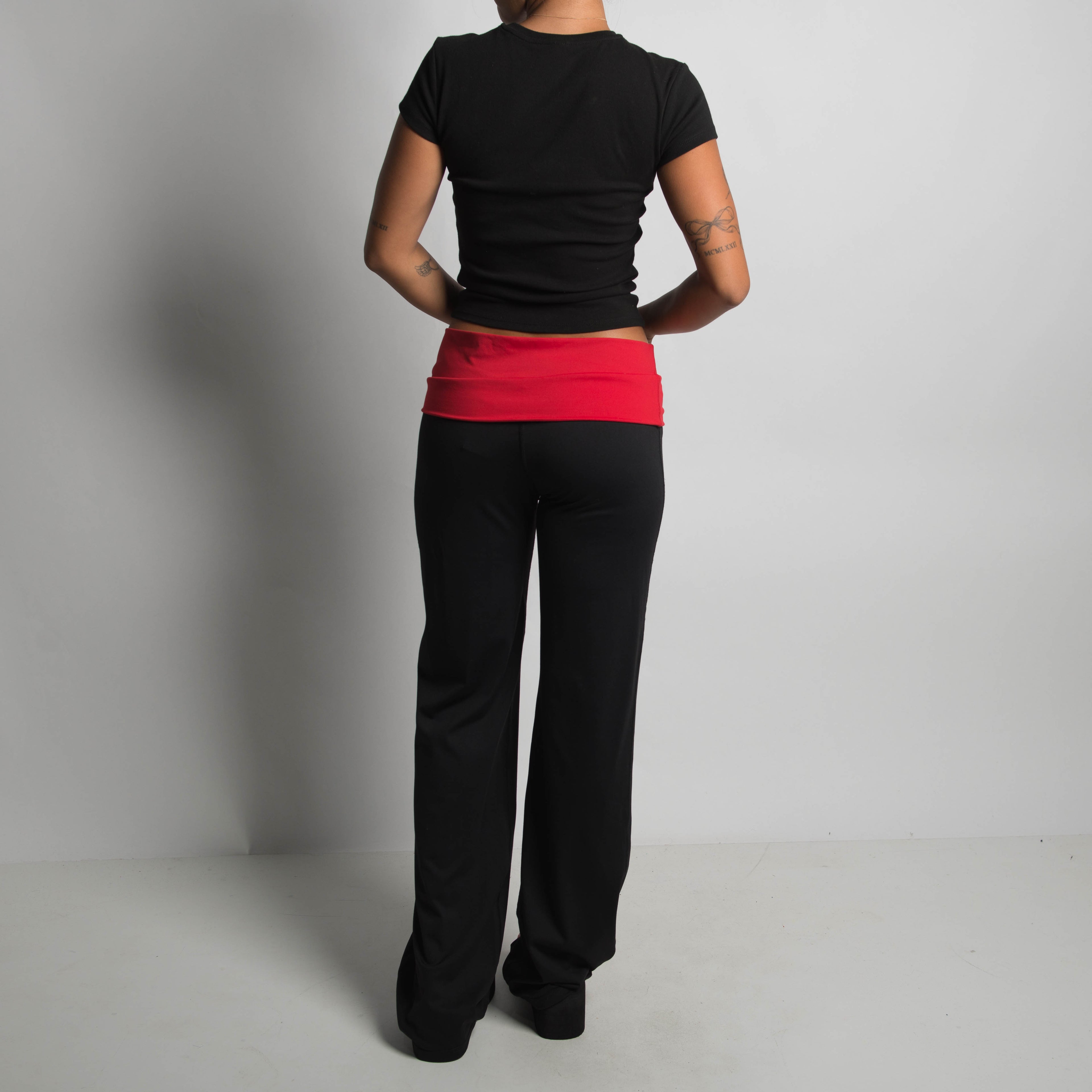 RED PANEL FLARE LEGGINGS