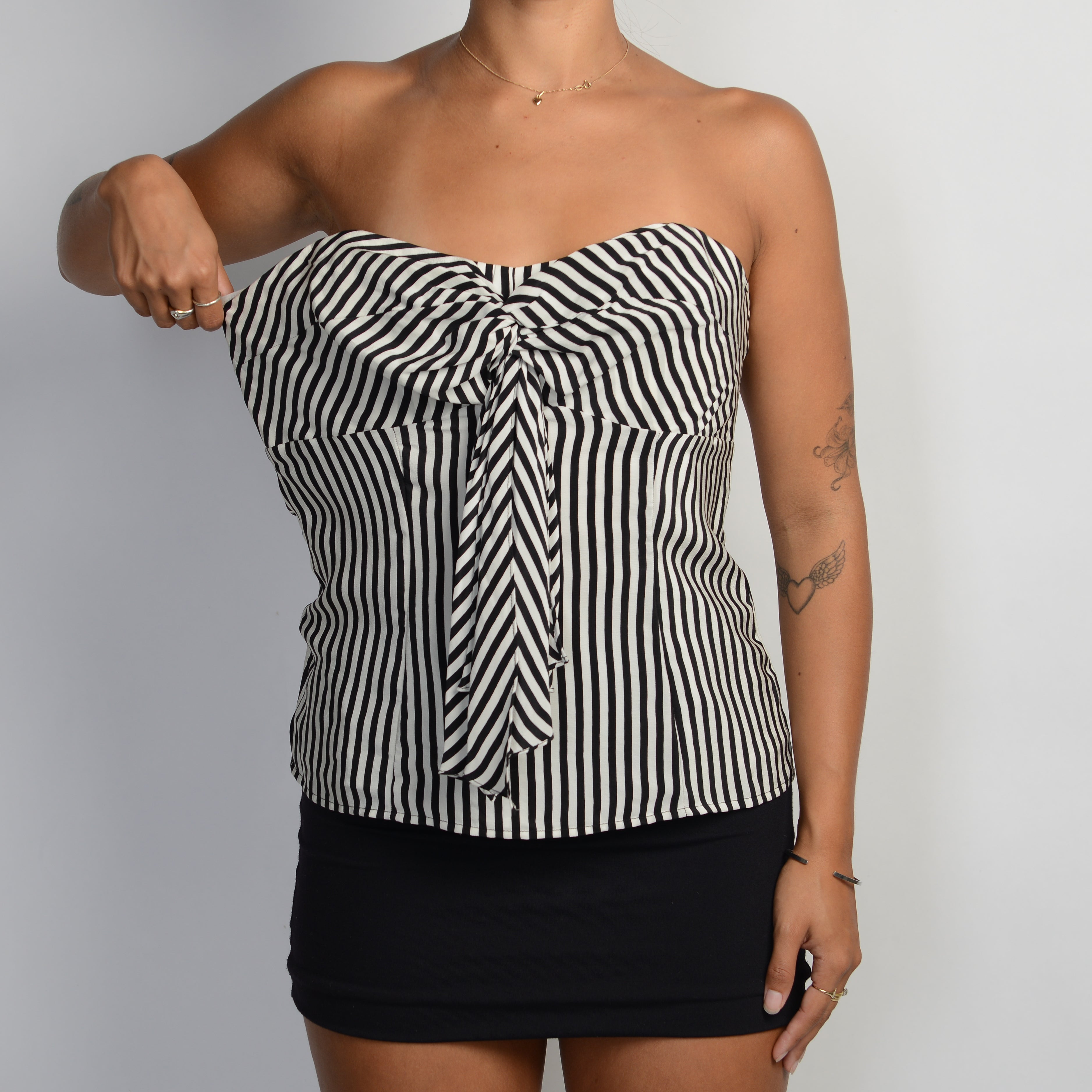 B&W STRIPE STRAPLESS TOP