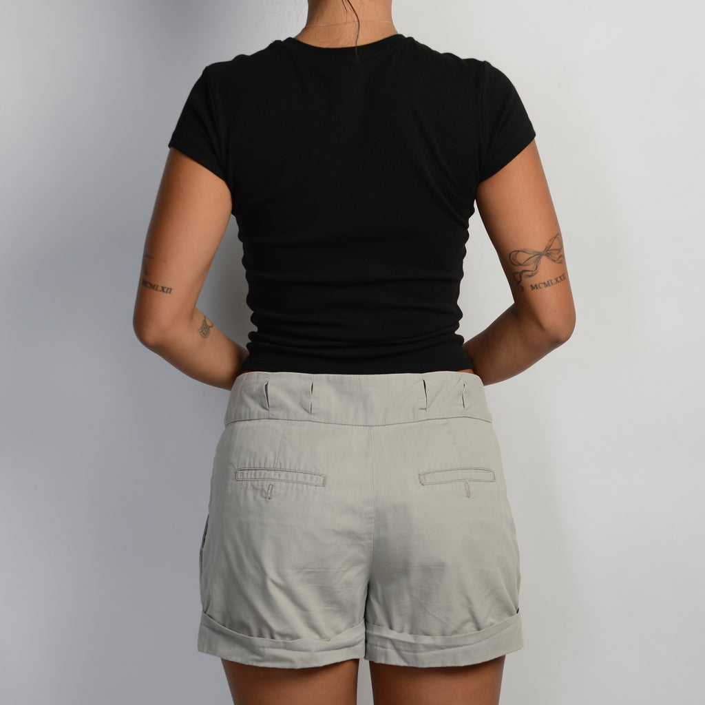 GREY PLEATED SHORTS