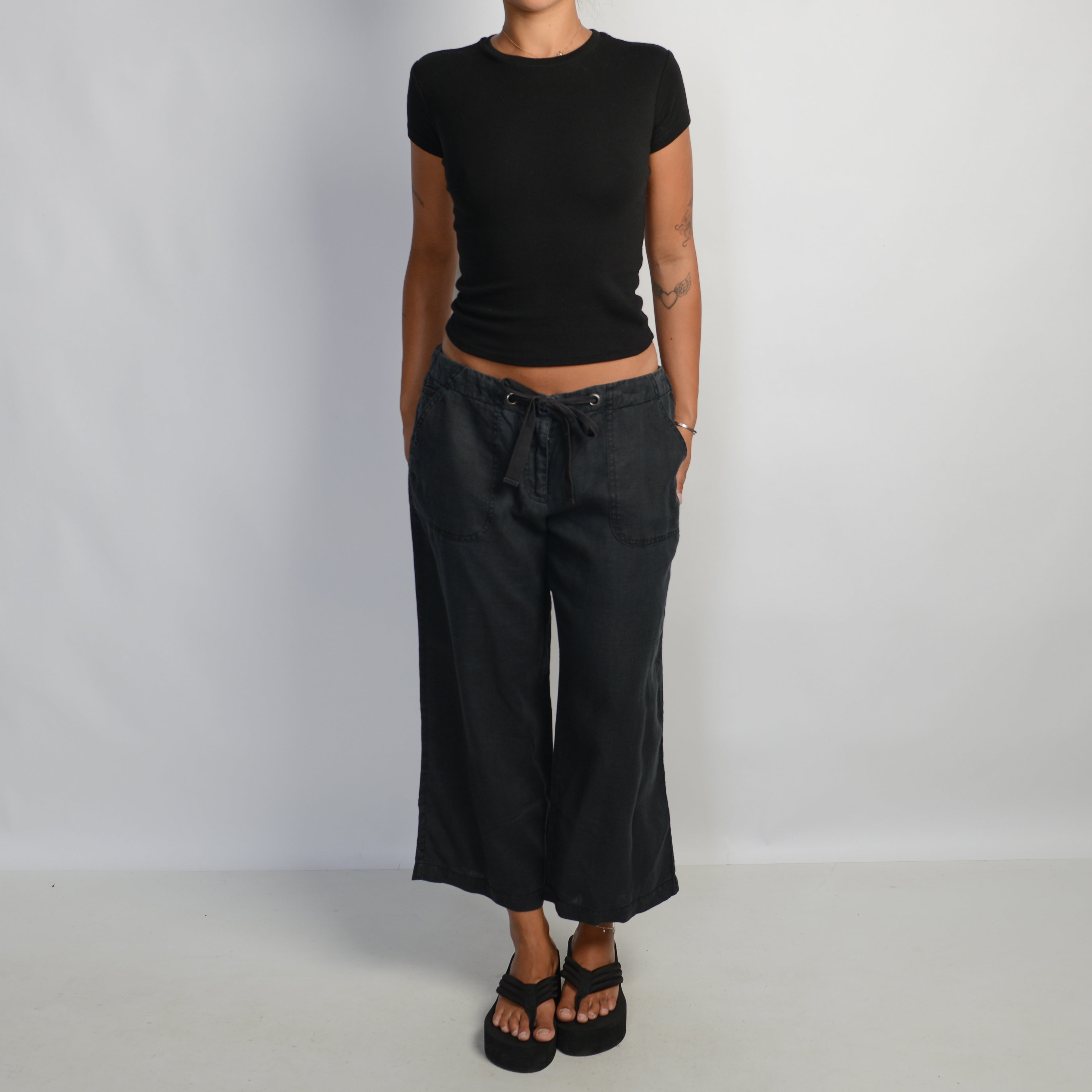 BLACK CROP LINEN PANTS