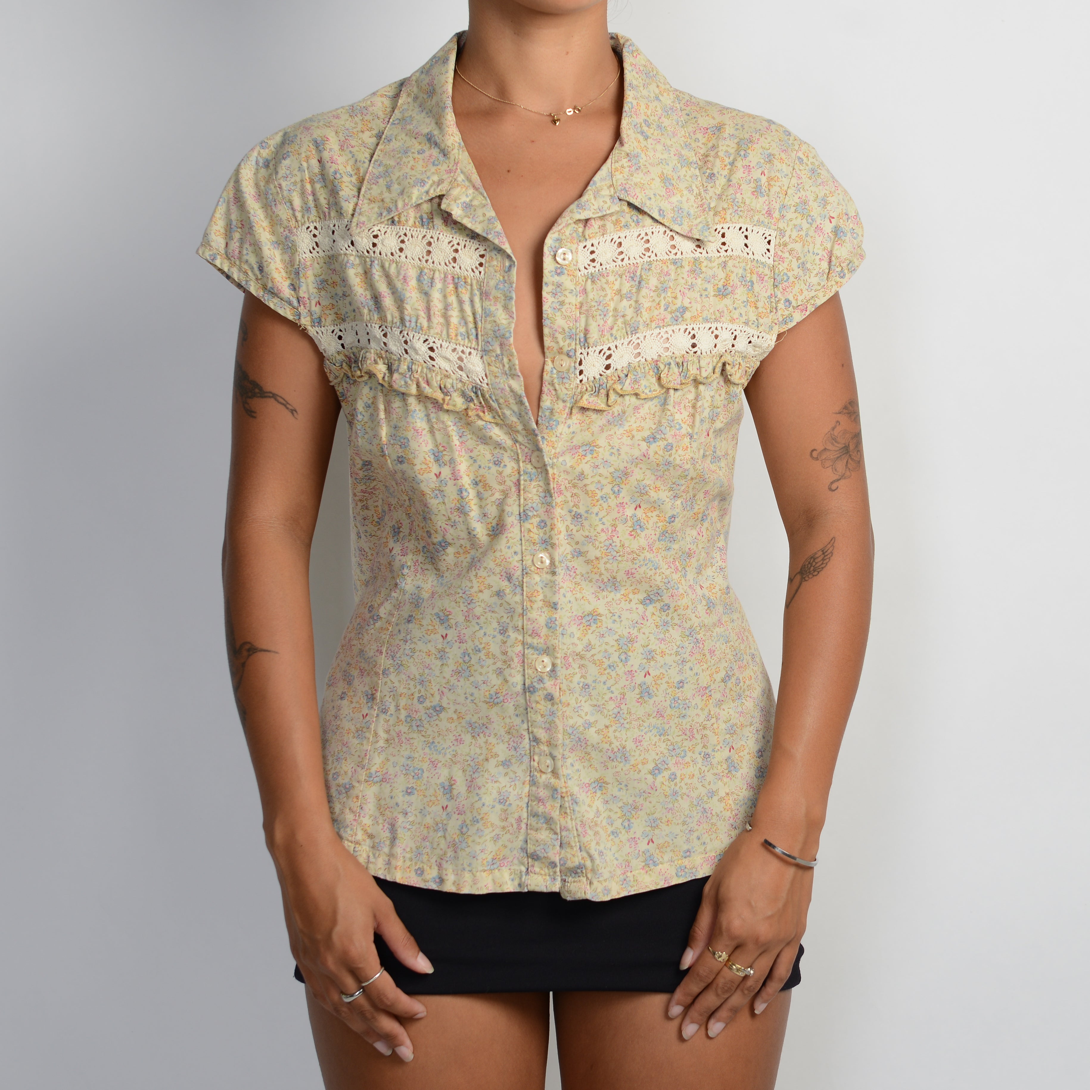 FLORAL SHORT SLEEVE BLOUSE