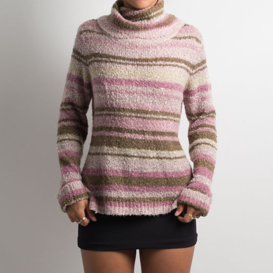 PINK STRIPED TURTLENECK KNIT