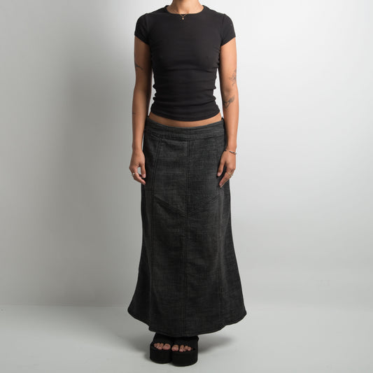 CHARCOAL DENIM LONGLINE SKIRT