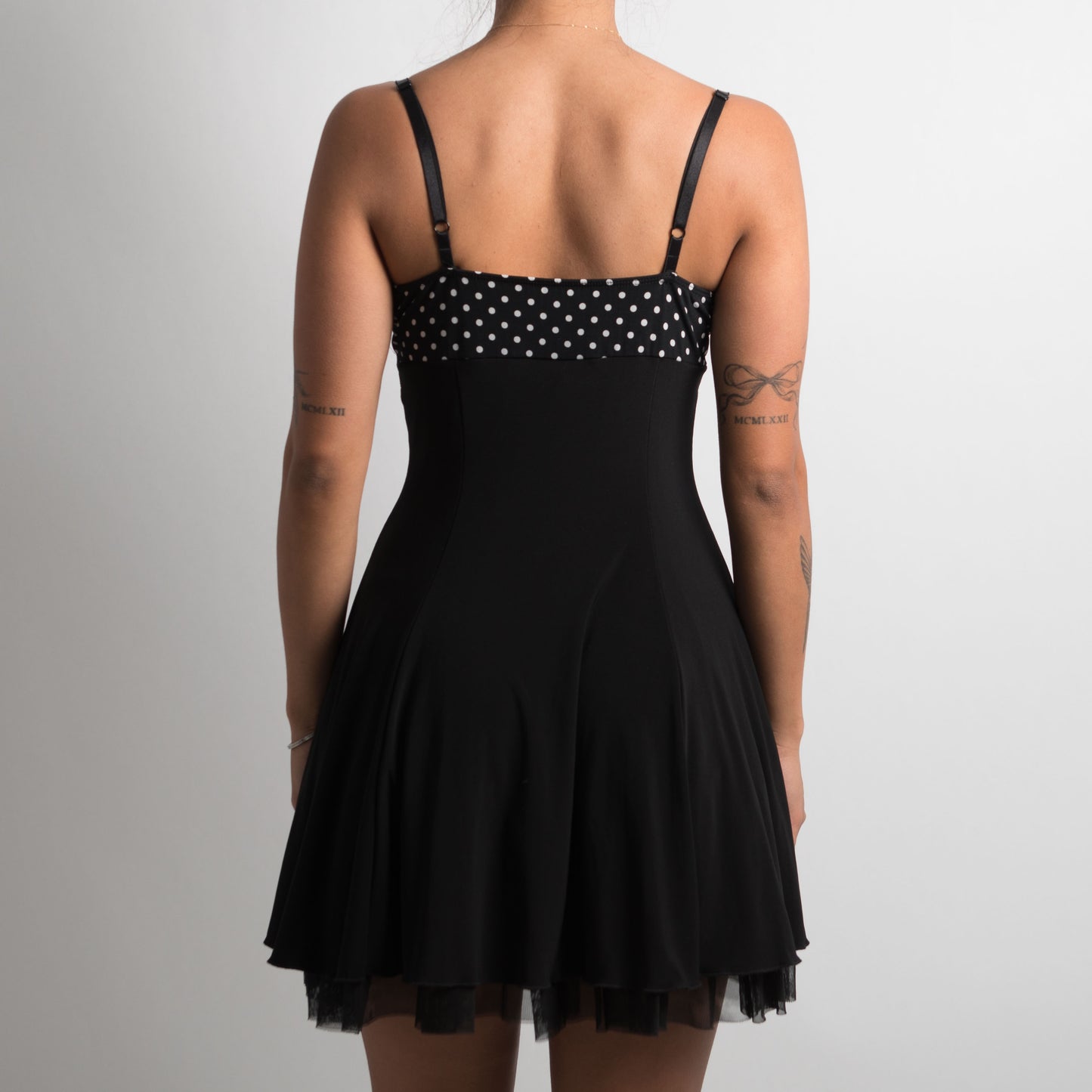 ROBE MINI À POIS NOIRS