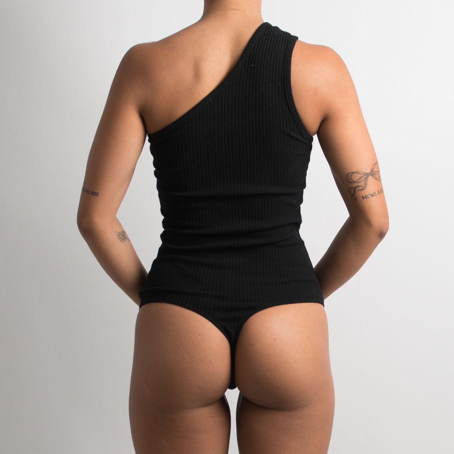 BLACK ONE SHOULDER BODYSUIT