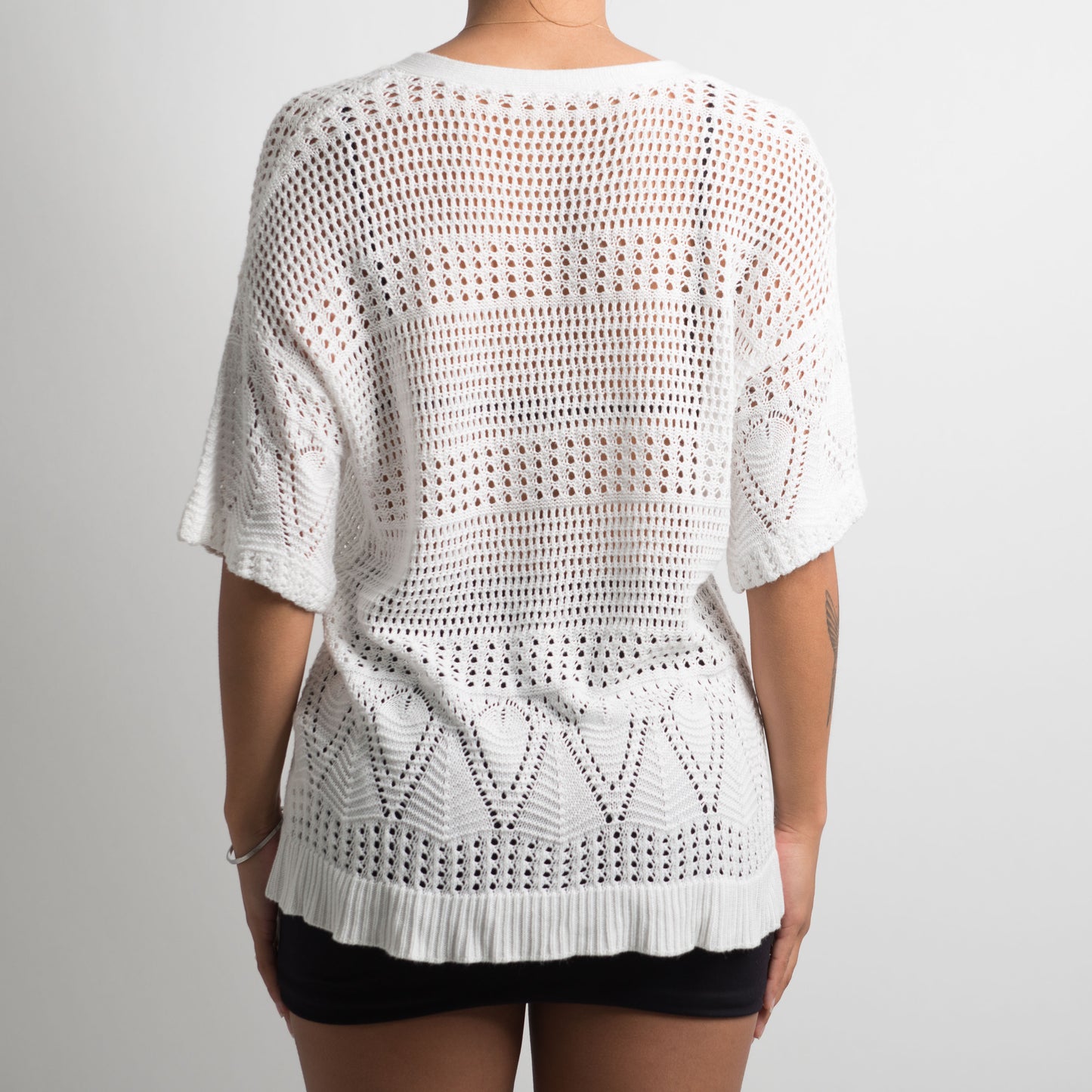 CHEMISE BLANCHE EN CROCHET